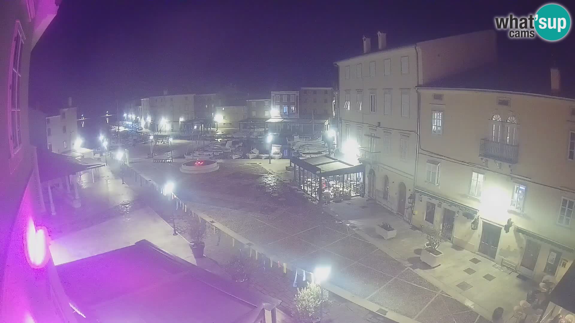 LIVE cam Cres city – place principale et “mandrač” – île de Cres – Croatie
