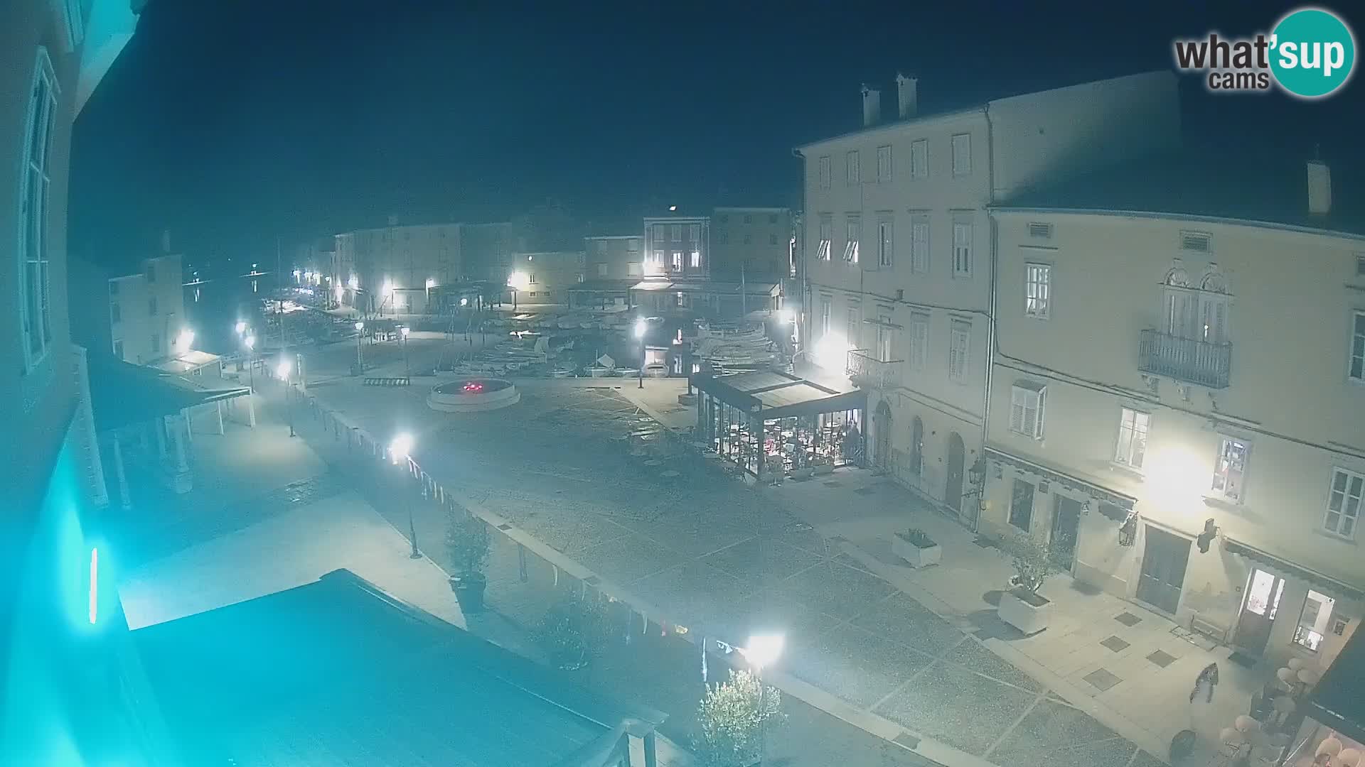 LIVE cam Cres city – place principale et “mandrač” – île de Cres – Croatie