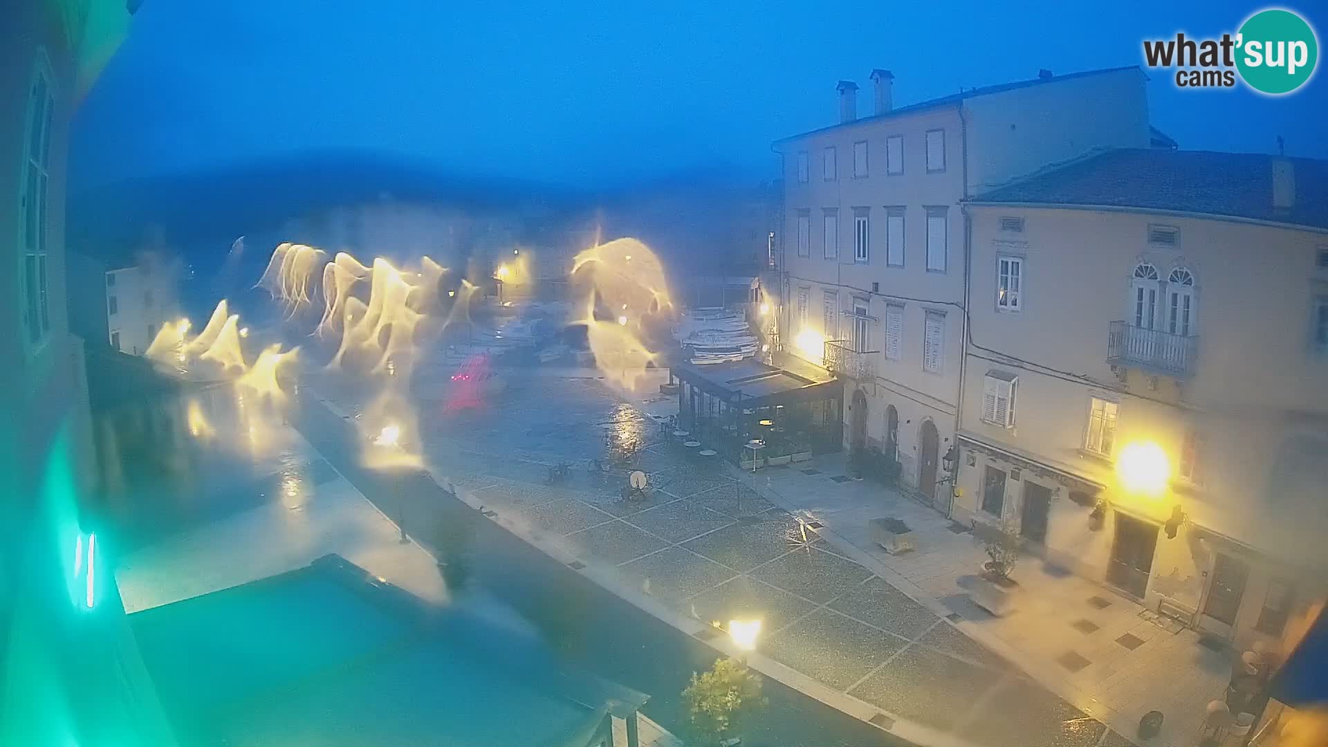 LIVE cam Cres città – piazza principale e “mandrač” – isola di Cherso – Croazia
