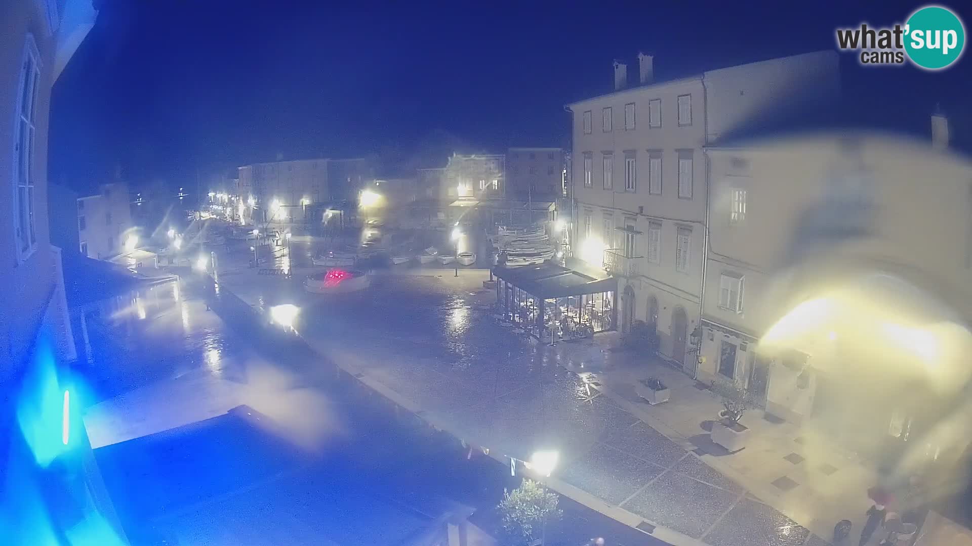 LIVE cam Cres city – place principale et “mandrač” – île de Cres – Croatie