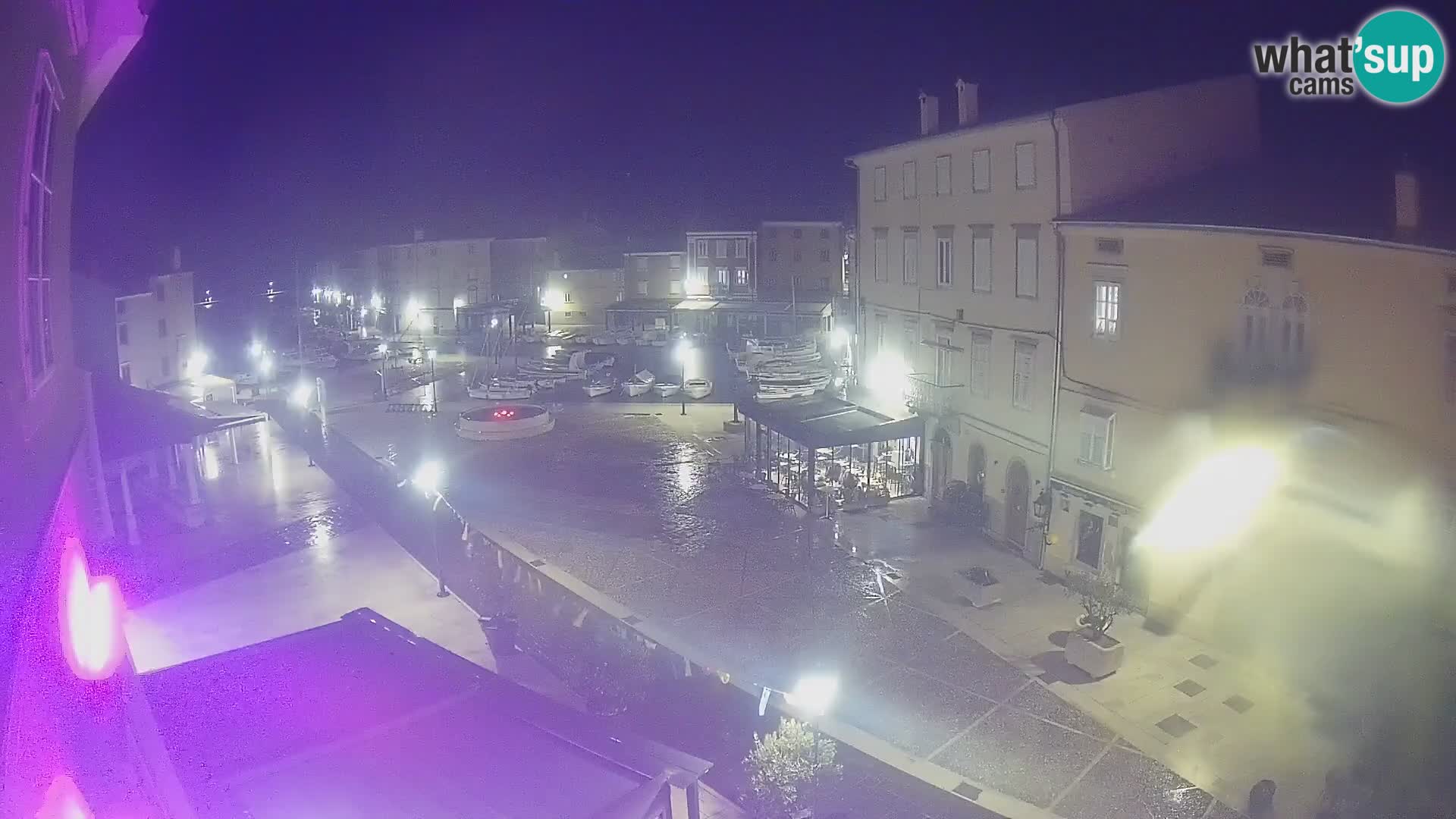 LIVE cam Cres city – place principale et “mandrač” – île de Cres – Croatie