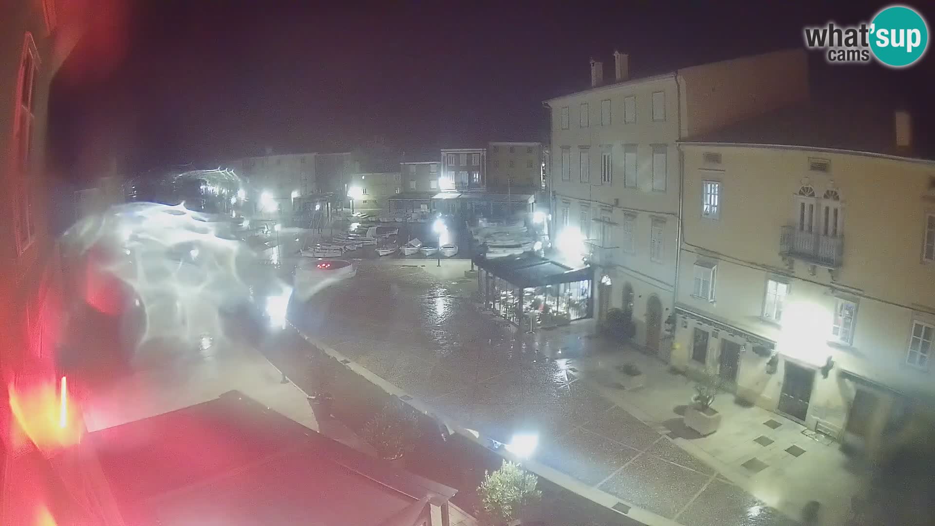 Cámara en vivo ciudad de Cres – plaza principal y “mandrač” – isla de Cres – Croacia