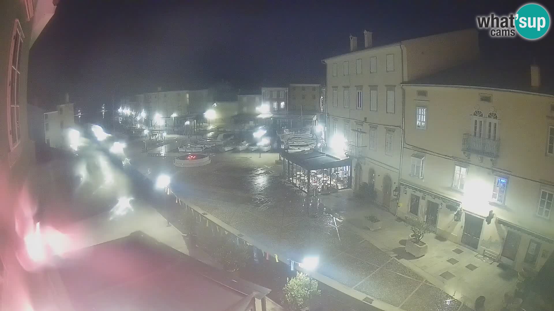 LIVE cam Cres city – place principale et “mandrač” – île de Cres – Croatie