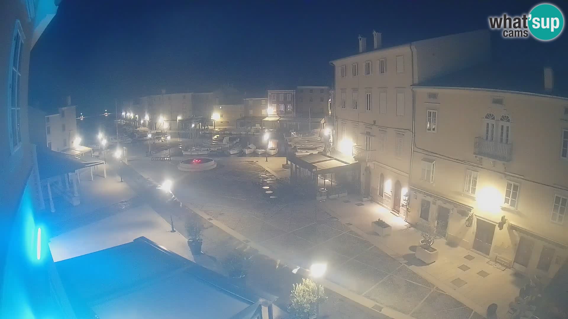LIVE cam Cres city – place principale et “mandrač” – île de Cres – Croatie