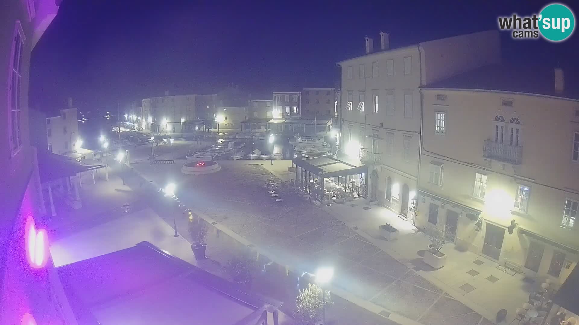 LIVE cam Cres città – piazza principale e “mandrač” – isola di Cherso – Croazia