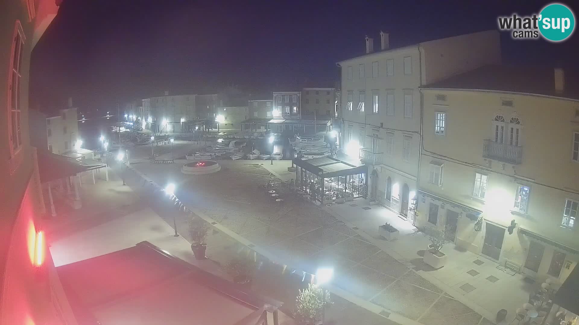 LIVE cam Cres città – piazza principale e “mandrač” – isola di Cherso – Croazia