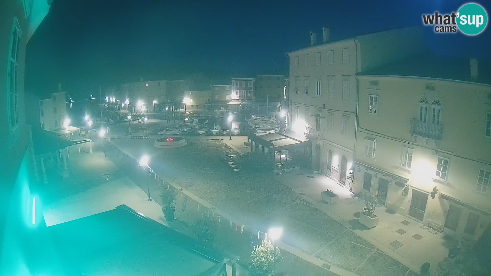 LIVE cam Cres città – piazza principale e “mandrač” – isola di Cherso – Croazia