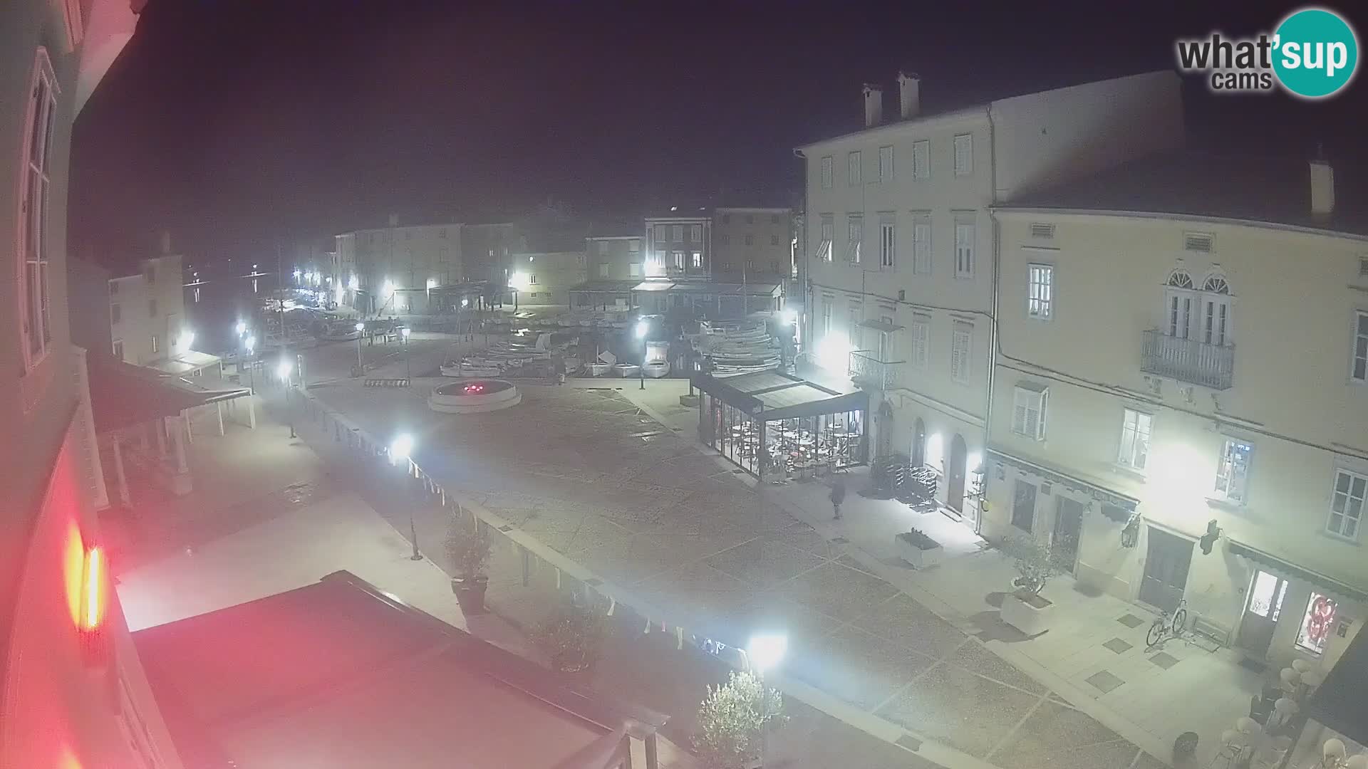 LIVE cam Cres city – place principale et “mandrač” – île de Cres – Croatie