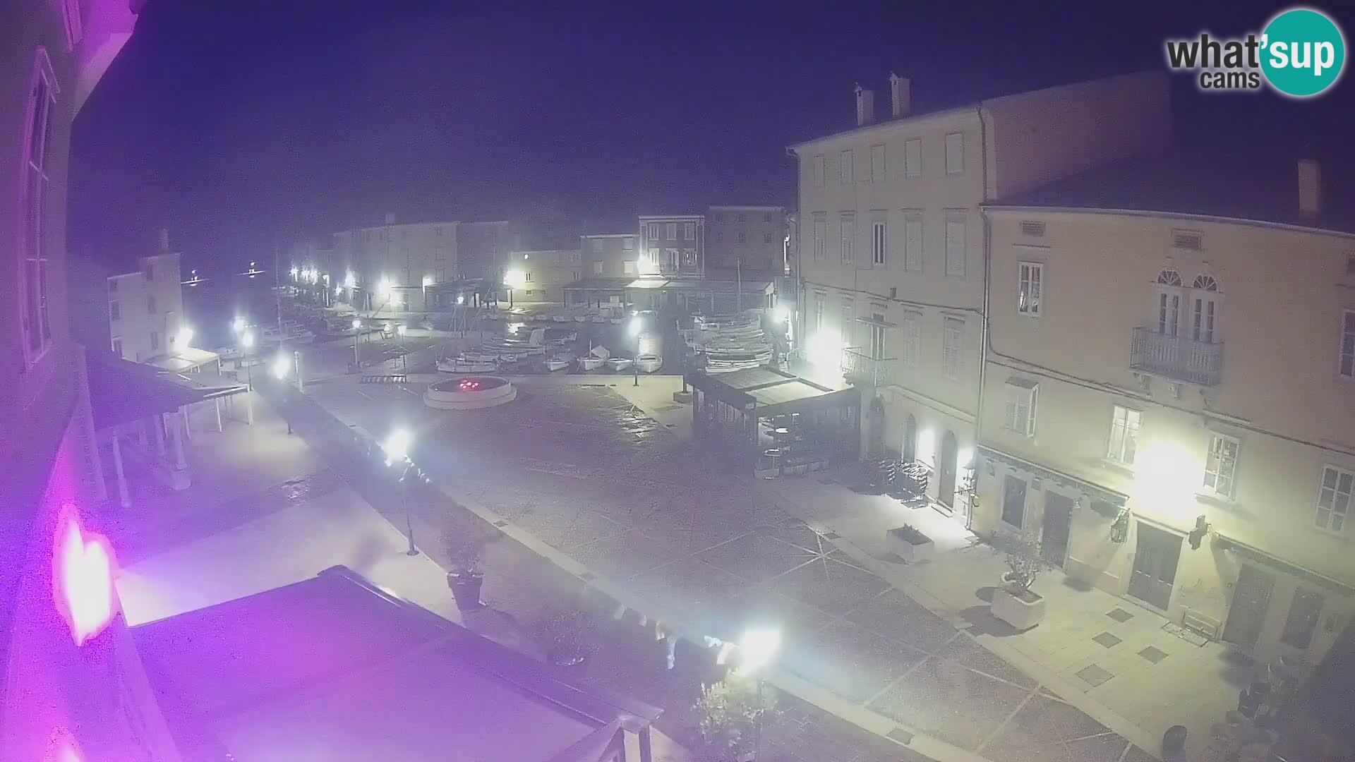 LIVE cam Cres Stadt – Hauptplatz und “mandrač” – Cres Insel – Kroatien