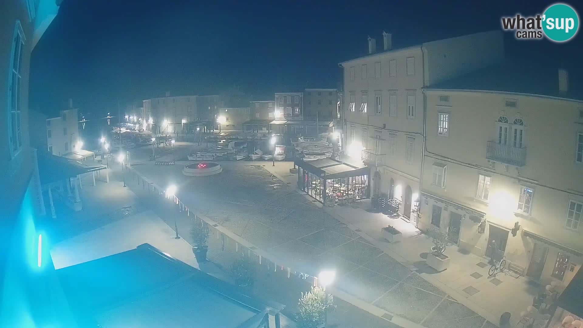 Cámara en vivo ciudad de Cres – plaza principal y “mandrač” – isla de Cres – Croacia