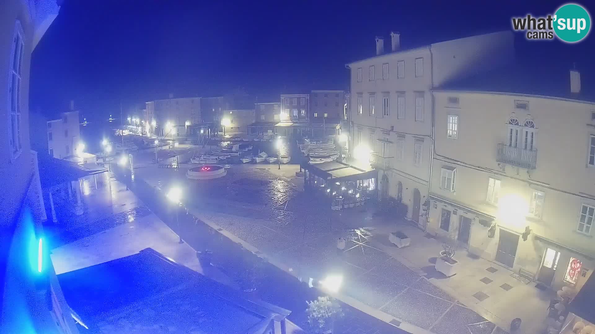 LIVE cam Cres city – place principale et “mandrač” – île de Cres – Croatie