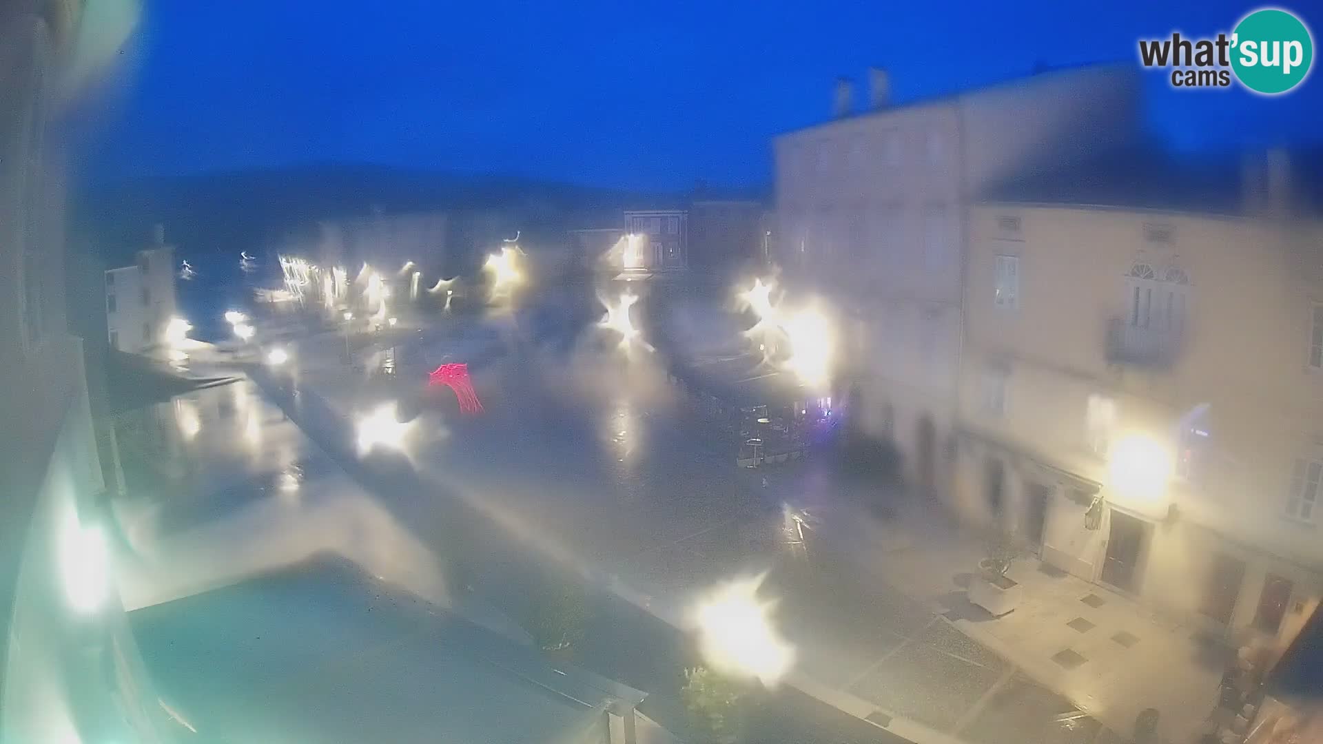 Cámara en vivo ciudad de Cres – plaza principal y “mandrač” – isla de Cres – Croacia