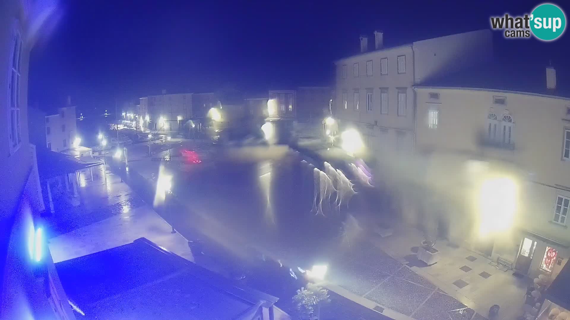 Kamera v ŽIVO Cres mesto – glavni trg in “mandrač” – otok Cres – Hrvaška