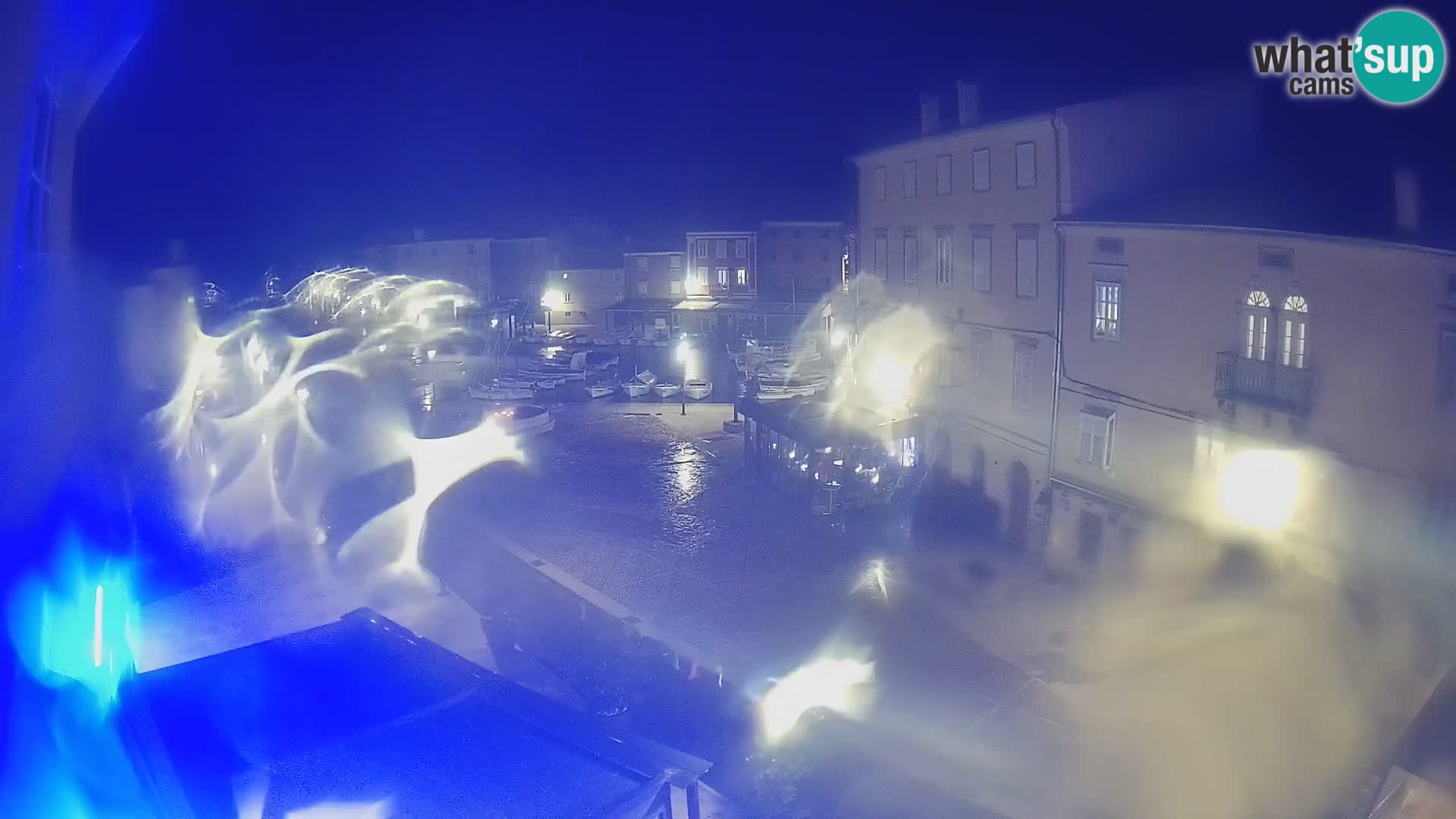 LIVE cam Cres città – piazza principale e “mandrač” – isola di Cherso – Croazia