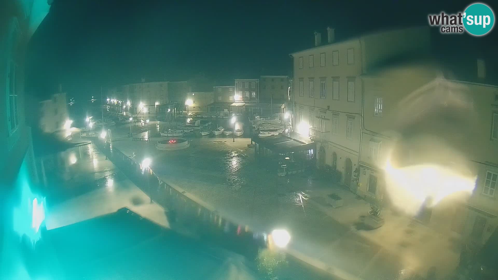 LIVE cam Cres città – piazza principale e “mandrač” – isola di Cherso – Croazia