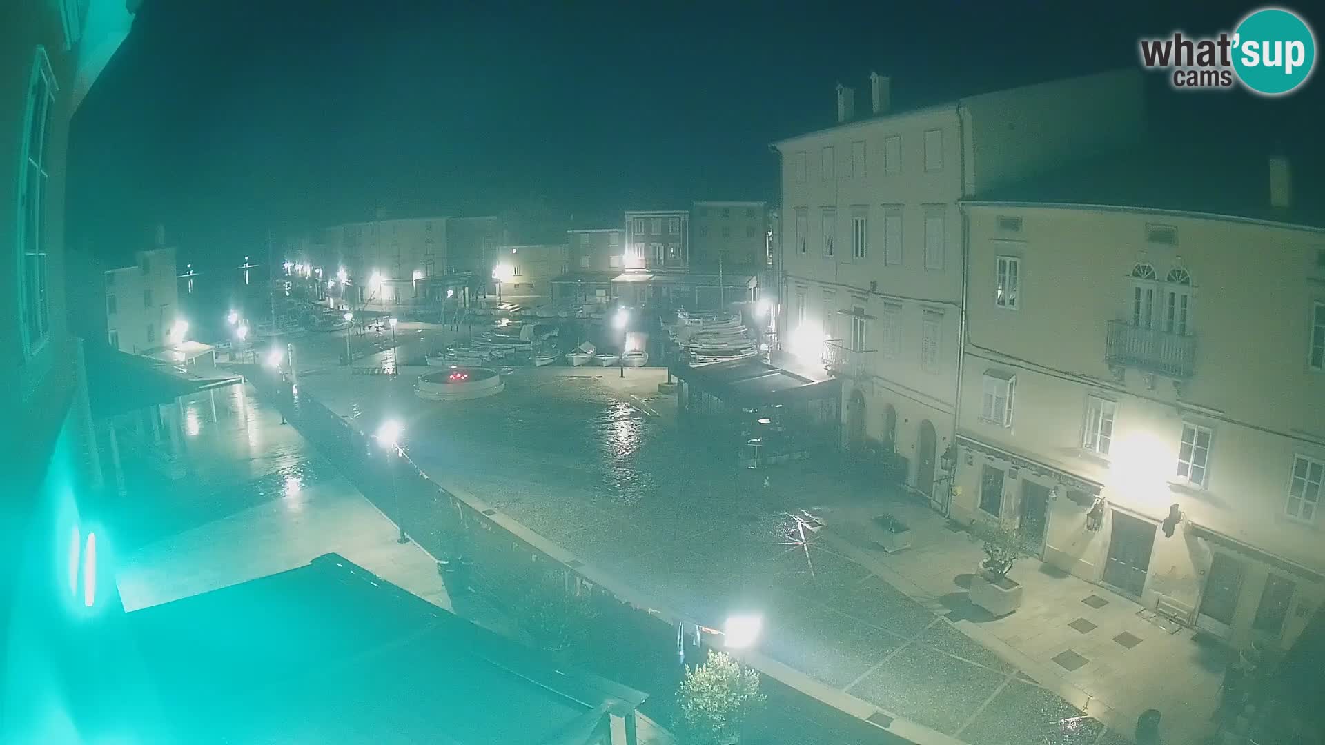 LIVE cam Cres city – place principale et “mandrač” – île de Cres – Croatie