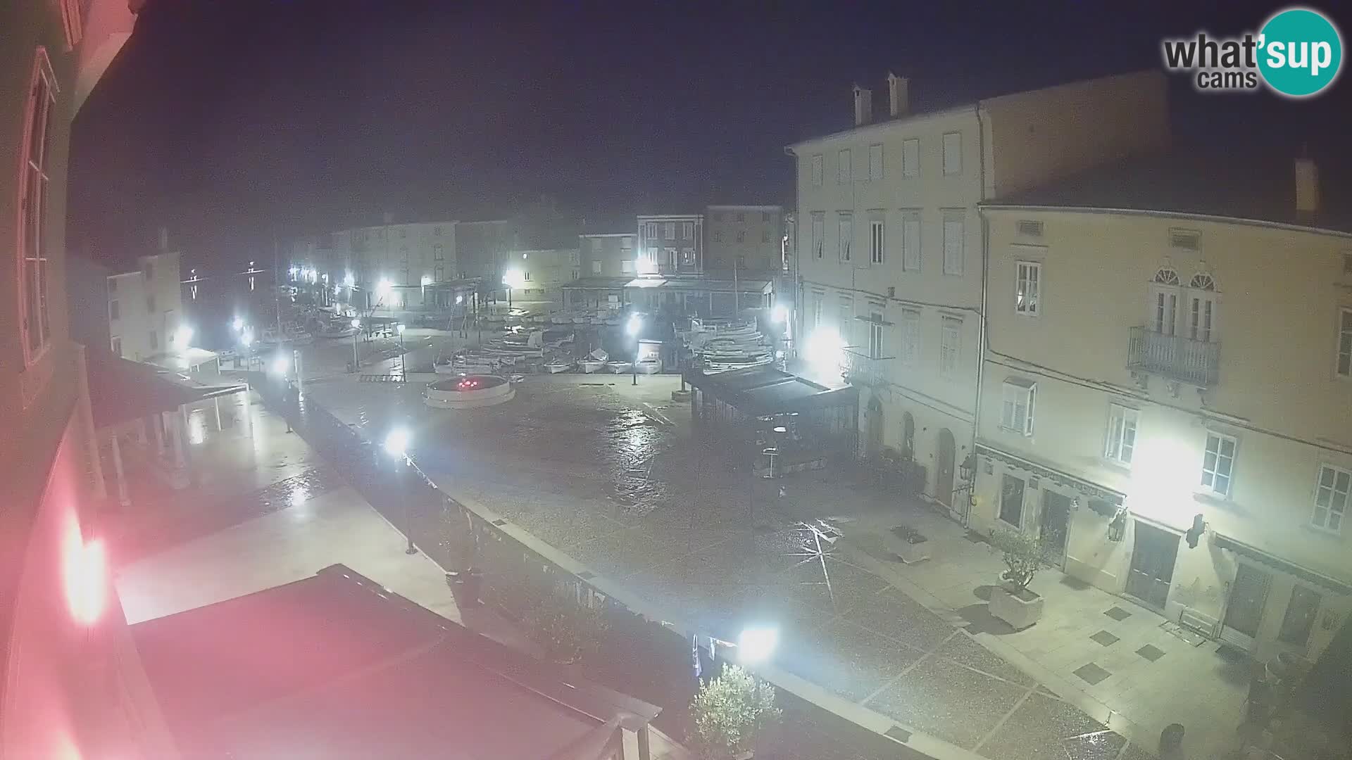 LIVE cam Cres city – place principale et “mandrač” – île de Cres – Croatie