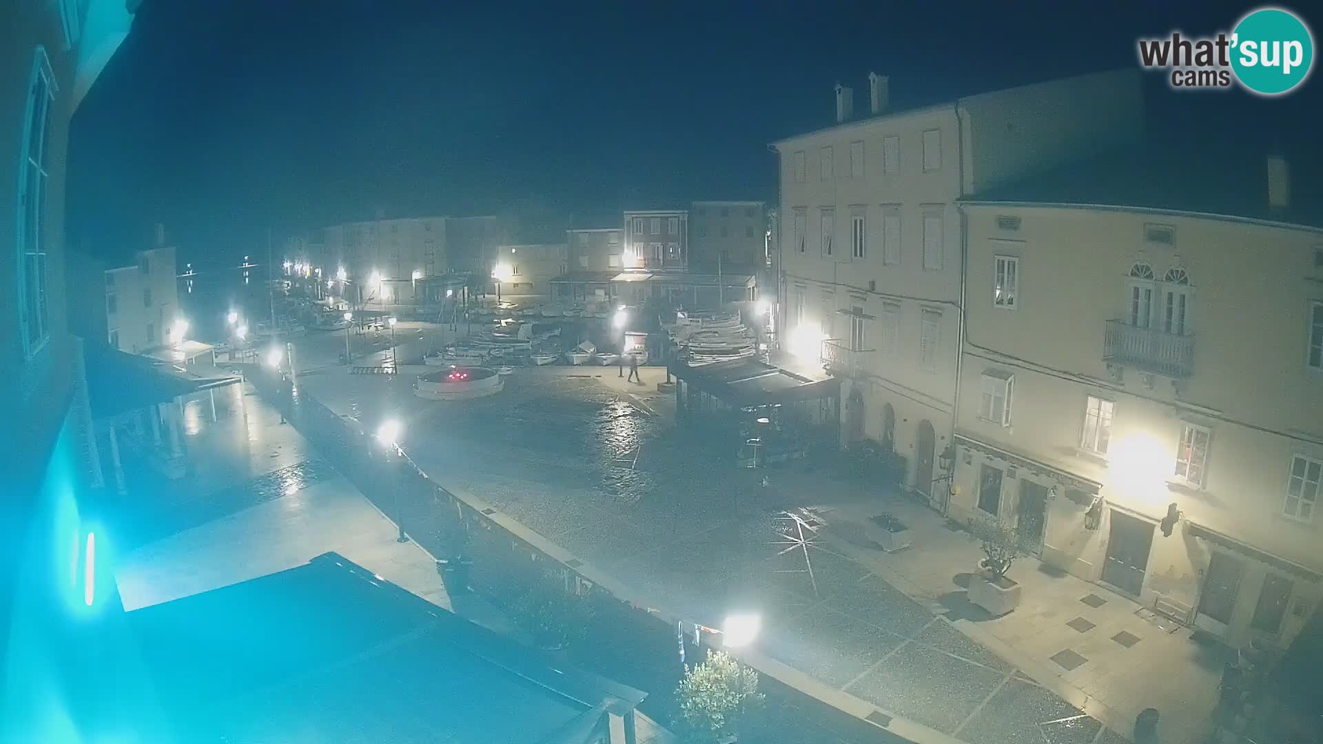 LIVE cam Cres city – place principale et “mandrač” – île de Cres – Croatie