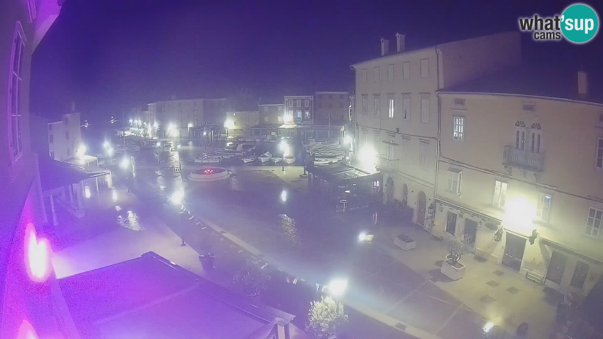 Cámara en vivo ciudad de Cres – plaza principal y “mandrač” – isla de Cres – Croacia