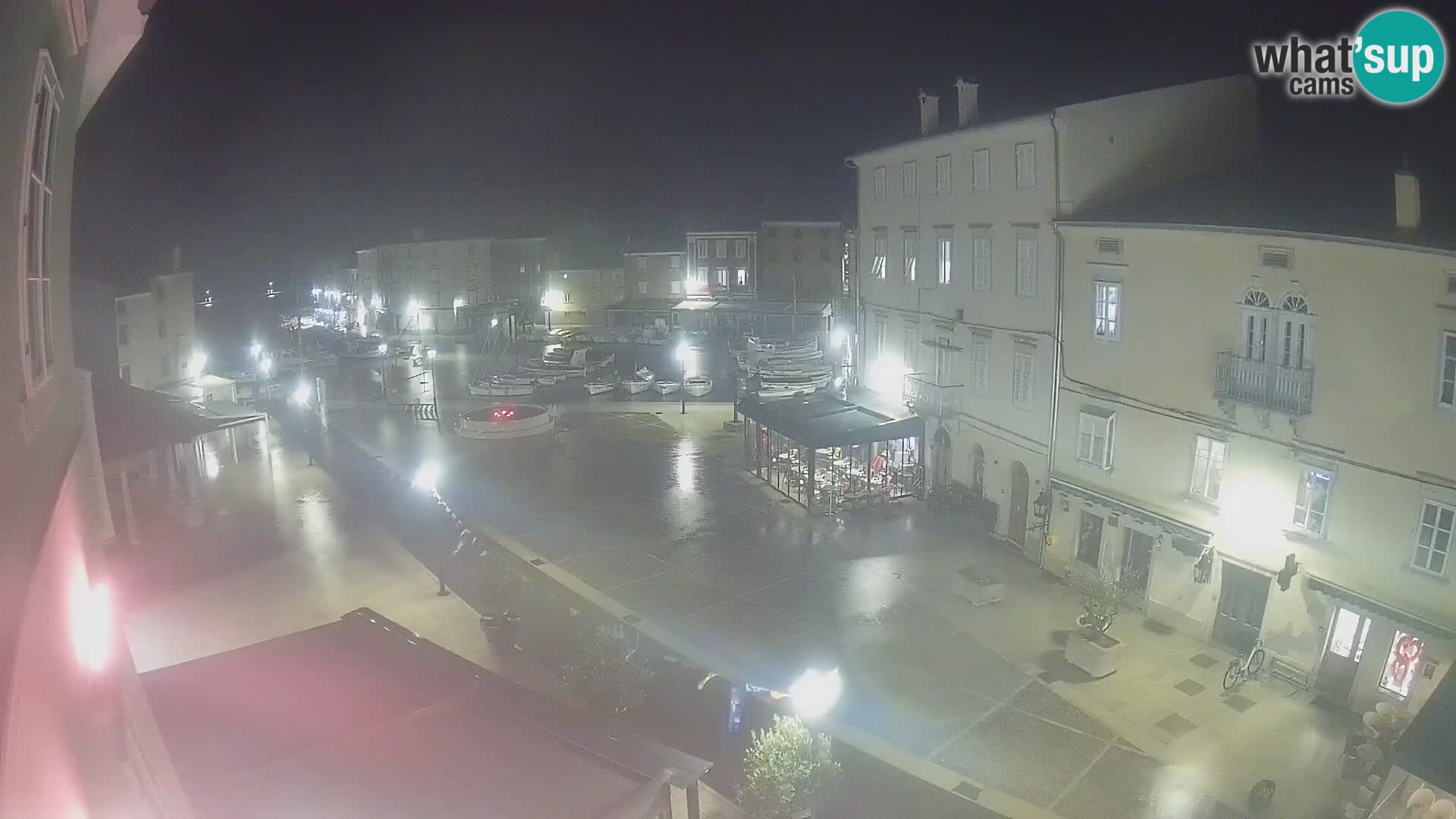 Cámara en vivo ciudad de Cres – plaza principal y “mandrač” – isla de Cres – Croacia