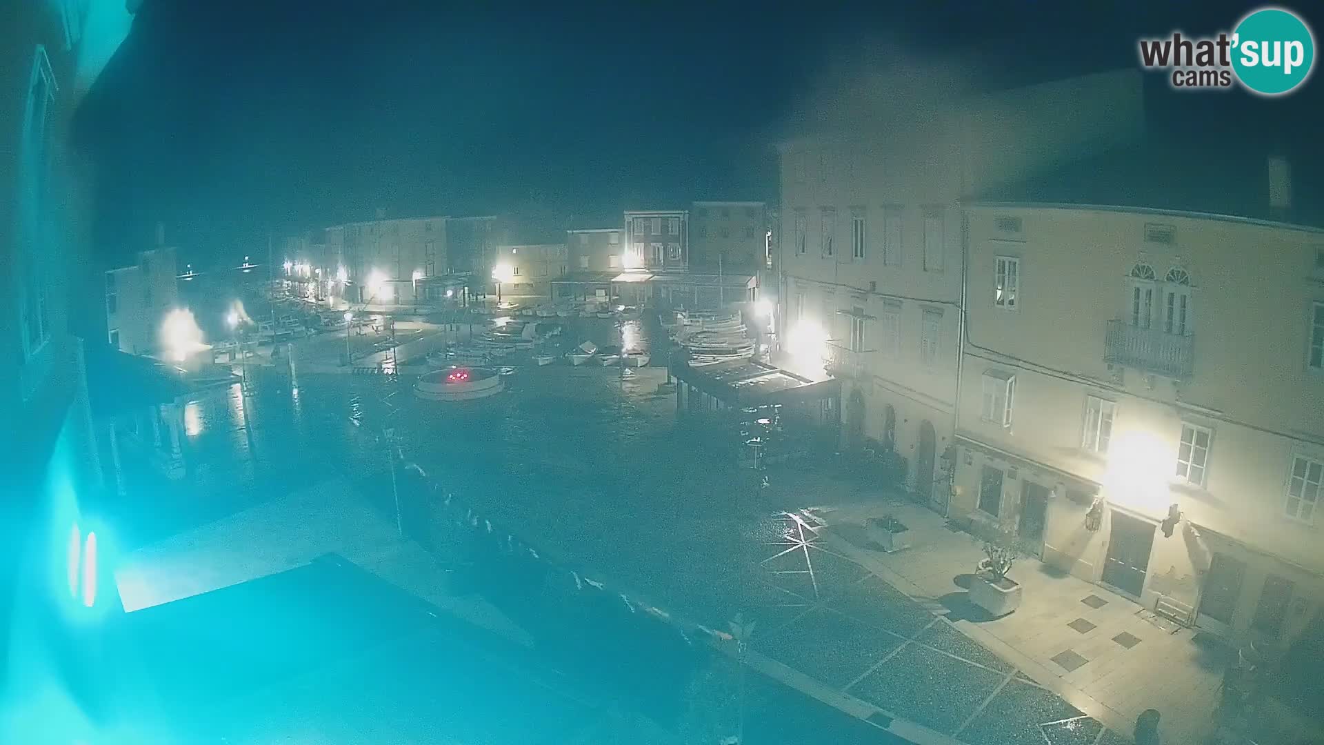 LIVE cam Cres città – piazza principale e “mandrač” – isola di Cherso – Croazia