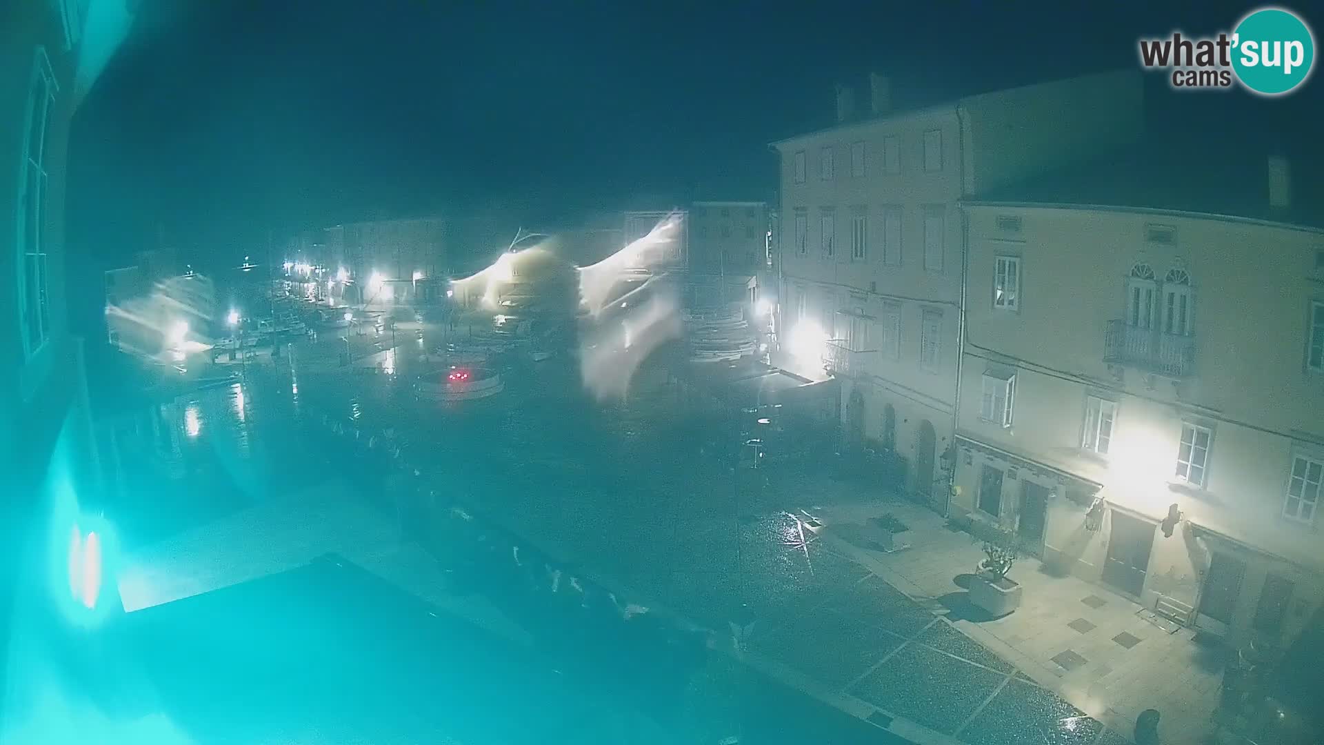 LIVE cam Cres città – piazza principale e “mandrač” – isola di Cherso – Croazia