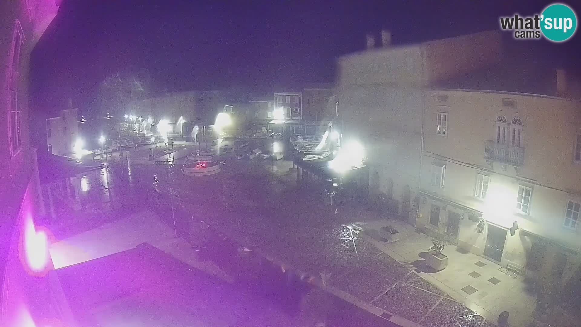 LIVE cam Cres city – place principale et “mandrač” – île de Cres – Croatie