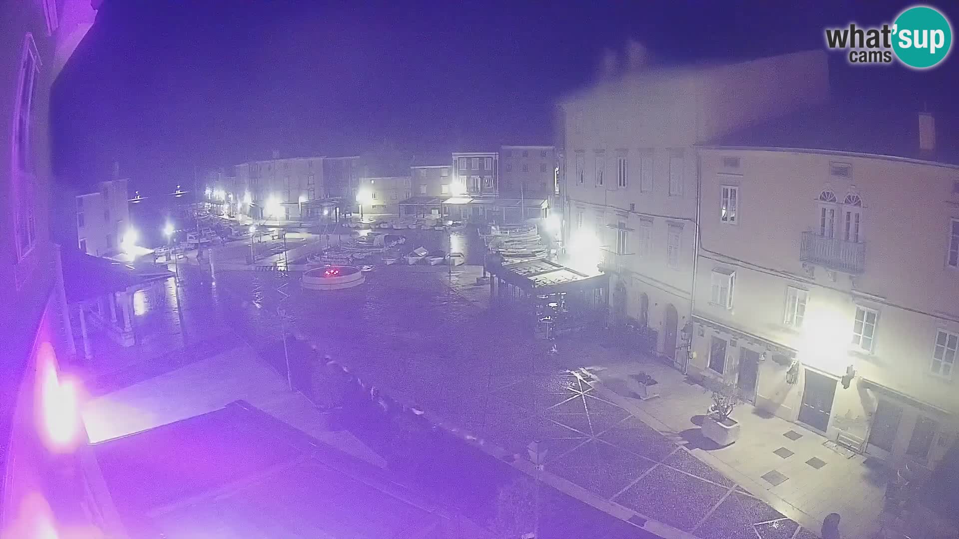 LIVE cam Cres Stadt – Hauptplatz und “mandrač” – Cres Insel – Kroatien
