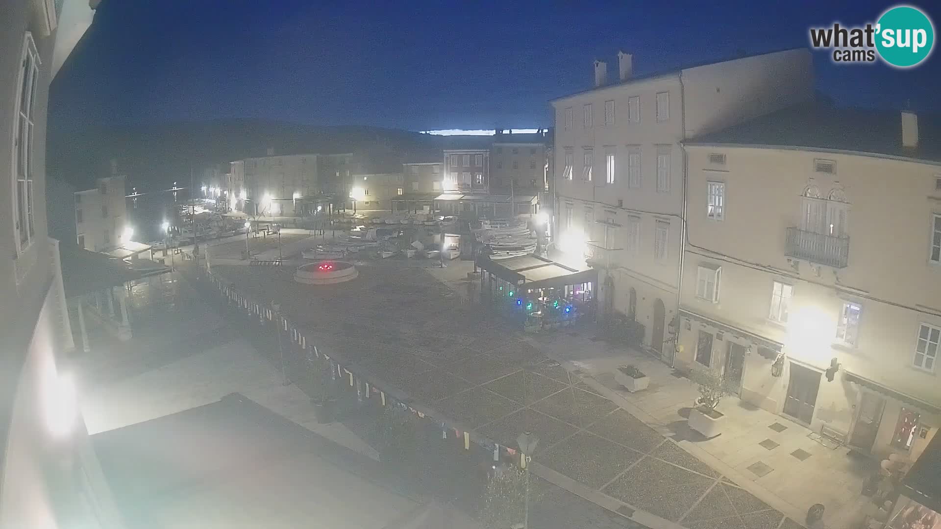 LIVE cam Cres Stadt – Hauptplatz und “mandrač” – Cres Insel – Kroatien