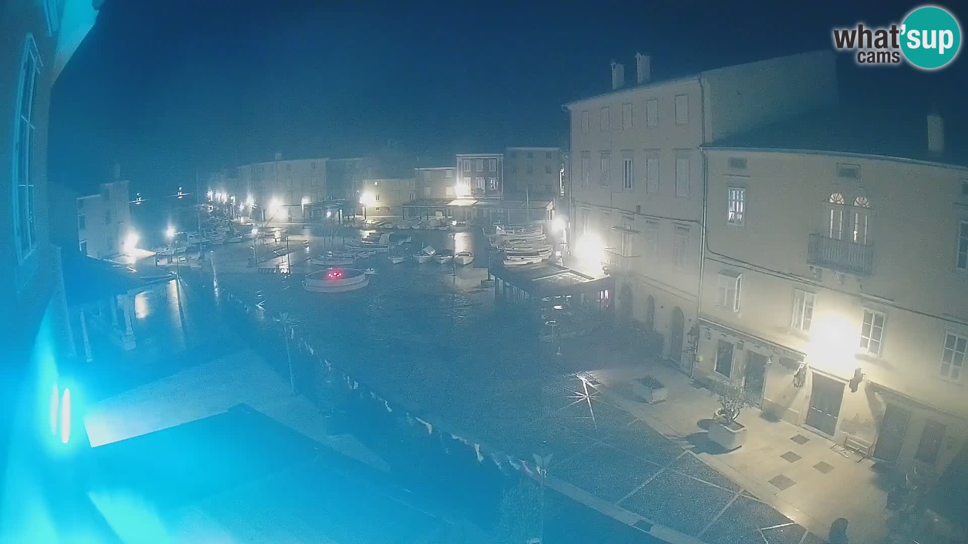 LIVE cam Cres città – piazza principale e “mandrač” – isola di Cherso – Croazia