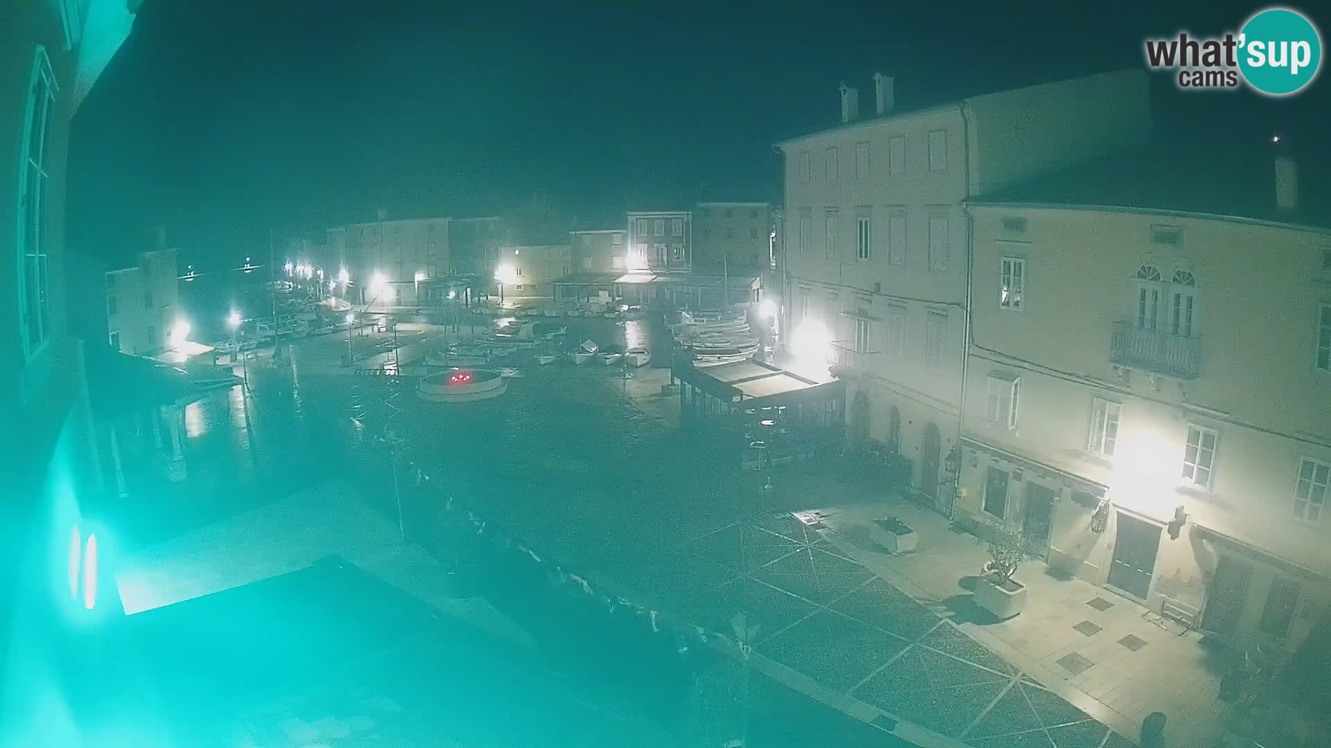 LIVE cam Cres città – piazza principale e “mandrač” – isola di Cherso – Croazia