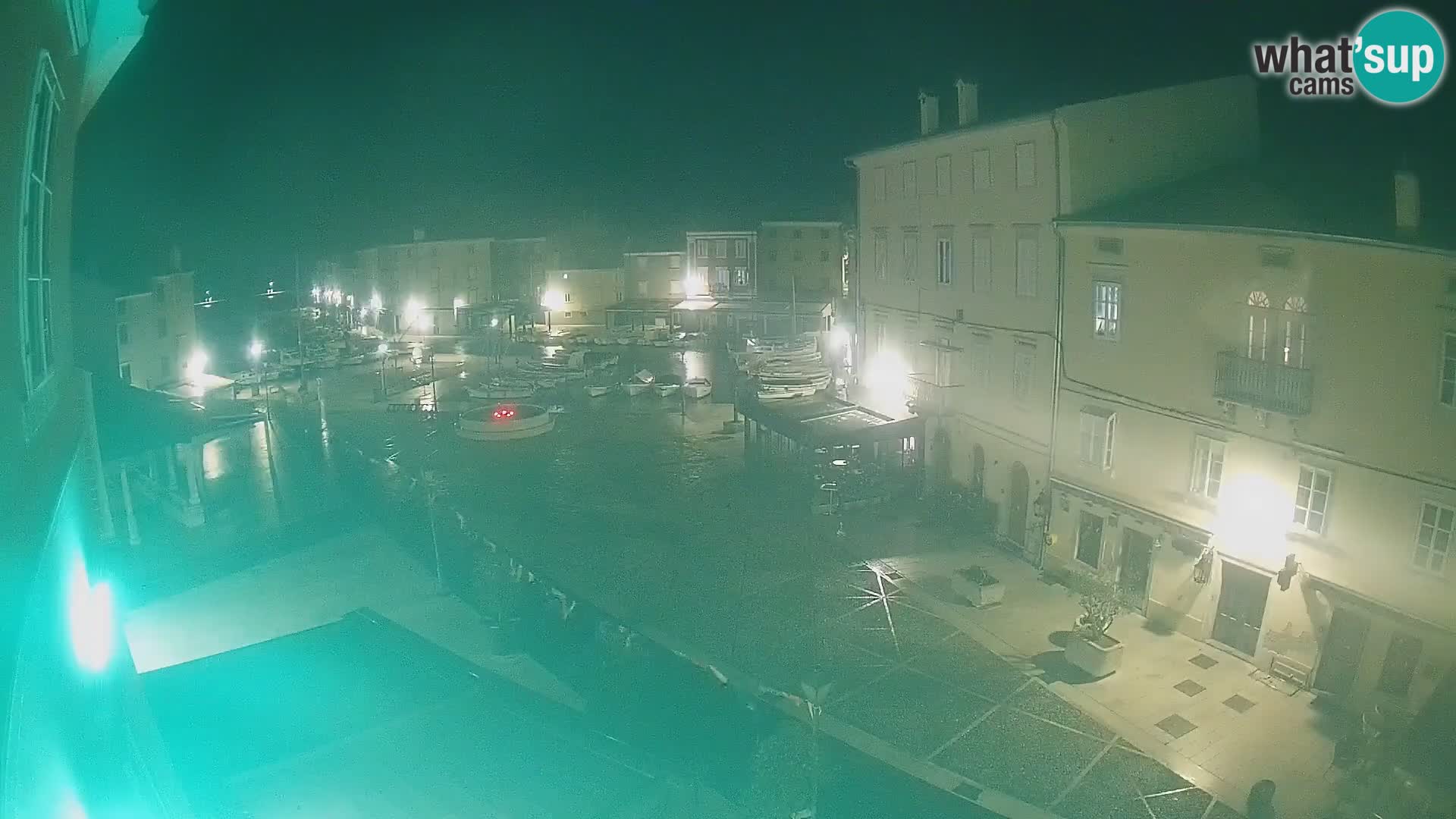 LIVE cam Cres città – piazza principale e “mandrač” – isola di Cherso – Croazia