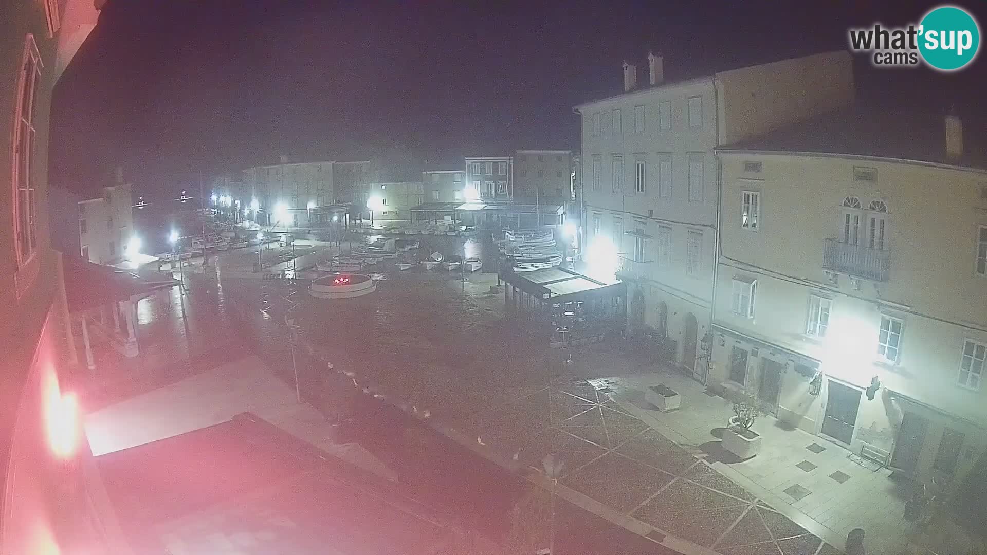 LIVE cam Cres city – place principale et “mandrač” – île de Cres – Croatie