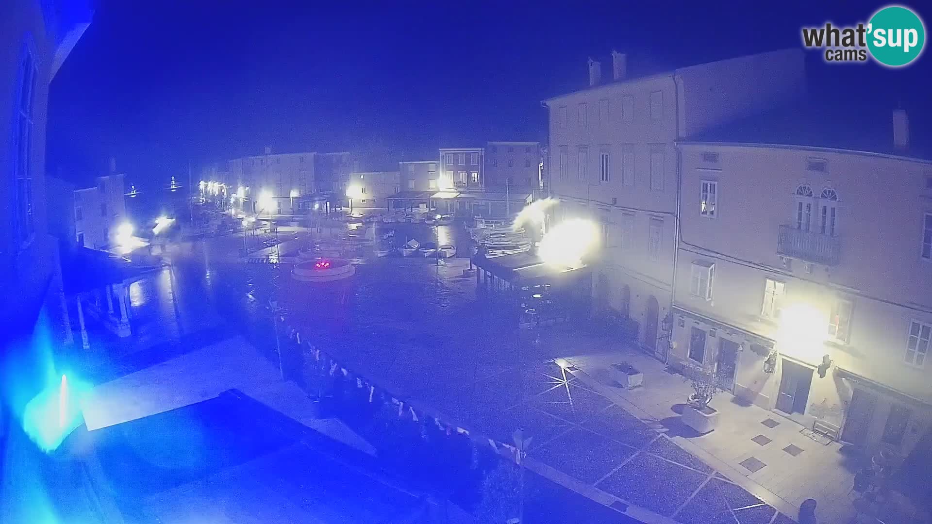 LIVE cam Cres città – piazza principale e “mandrač” – isola di Cherso – Croazia