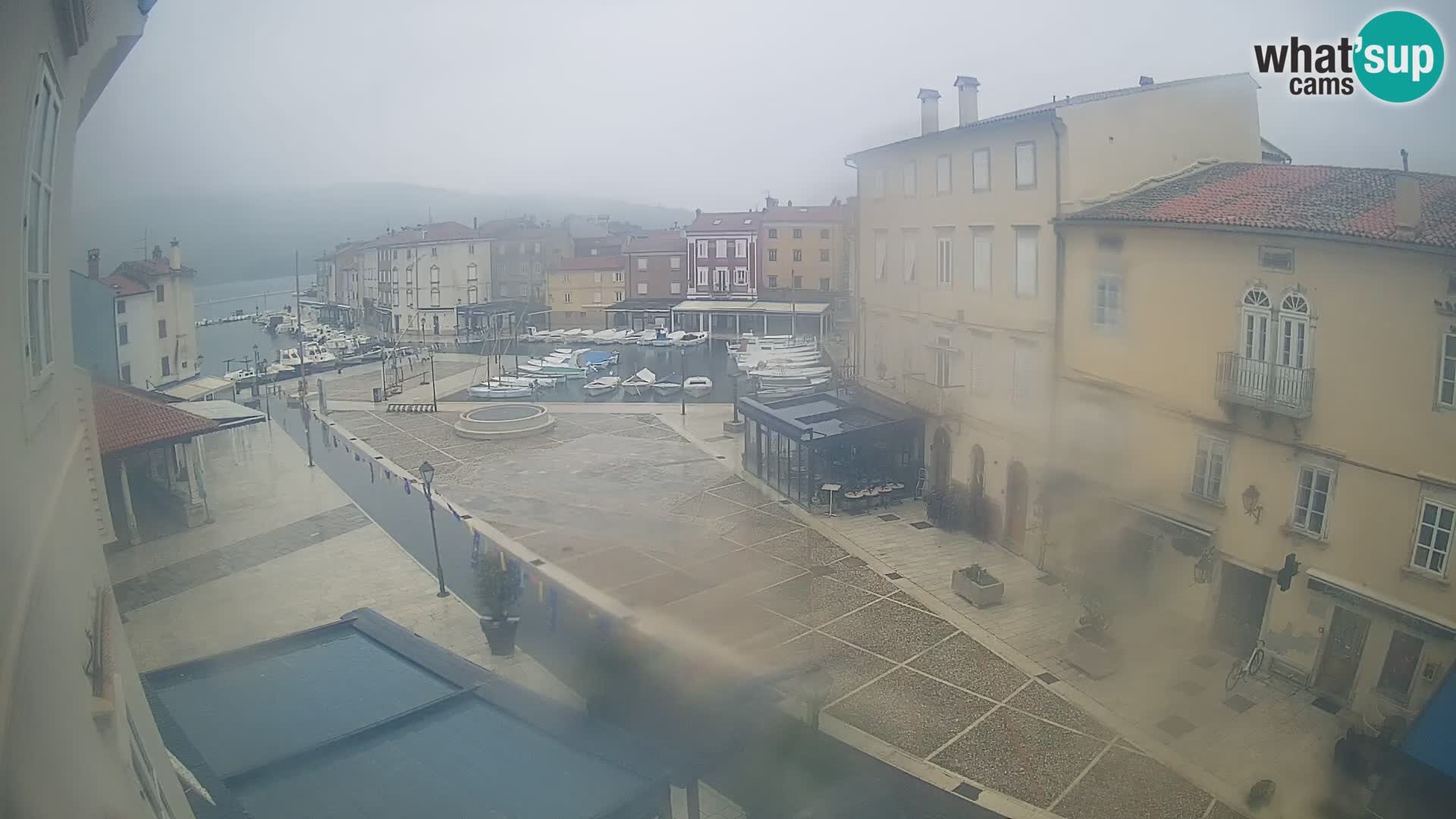 LIVE cam Cres città – piazza principale e “mandrač” – isola di Cherso – Croazia