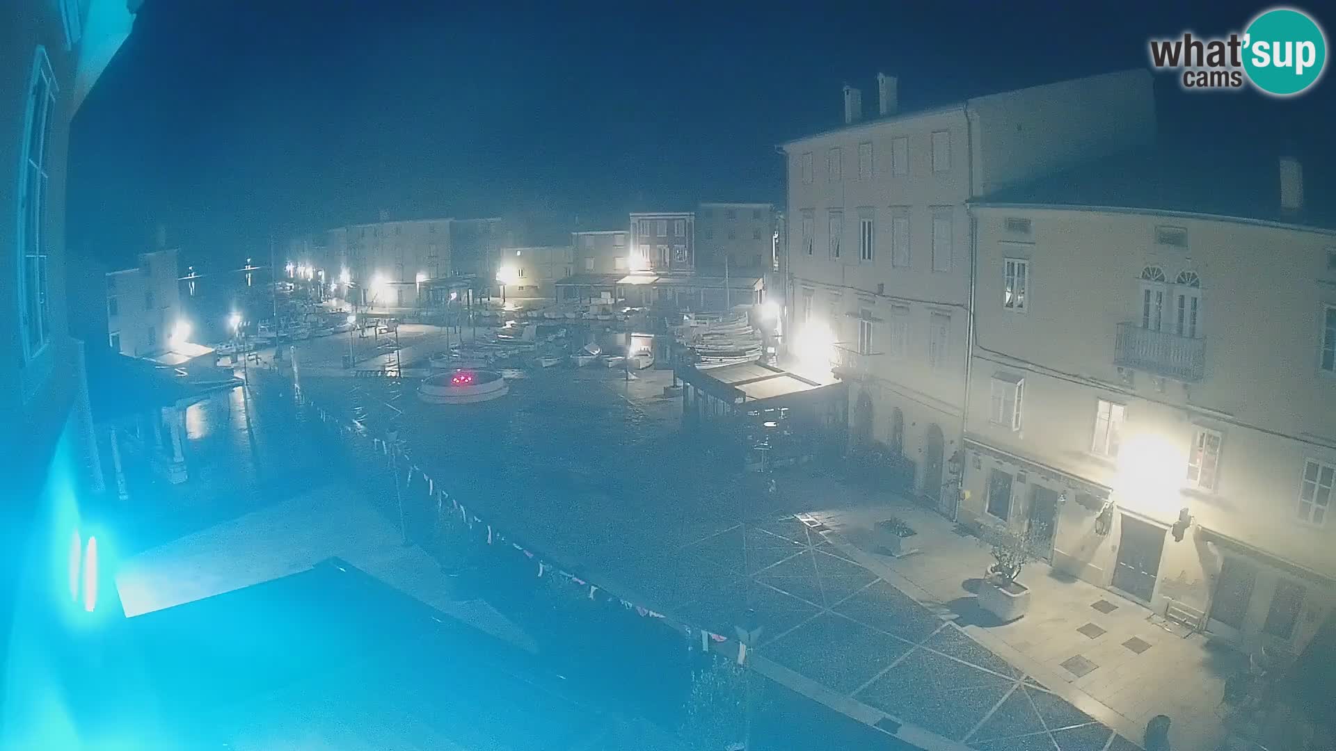 LIVE cam Cres città – piazza principale e “mandrač” – isola di Cherso – Croazia