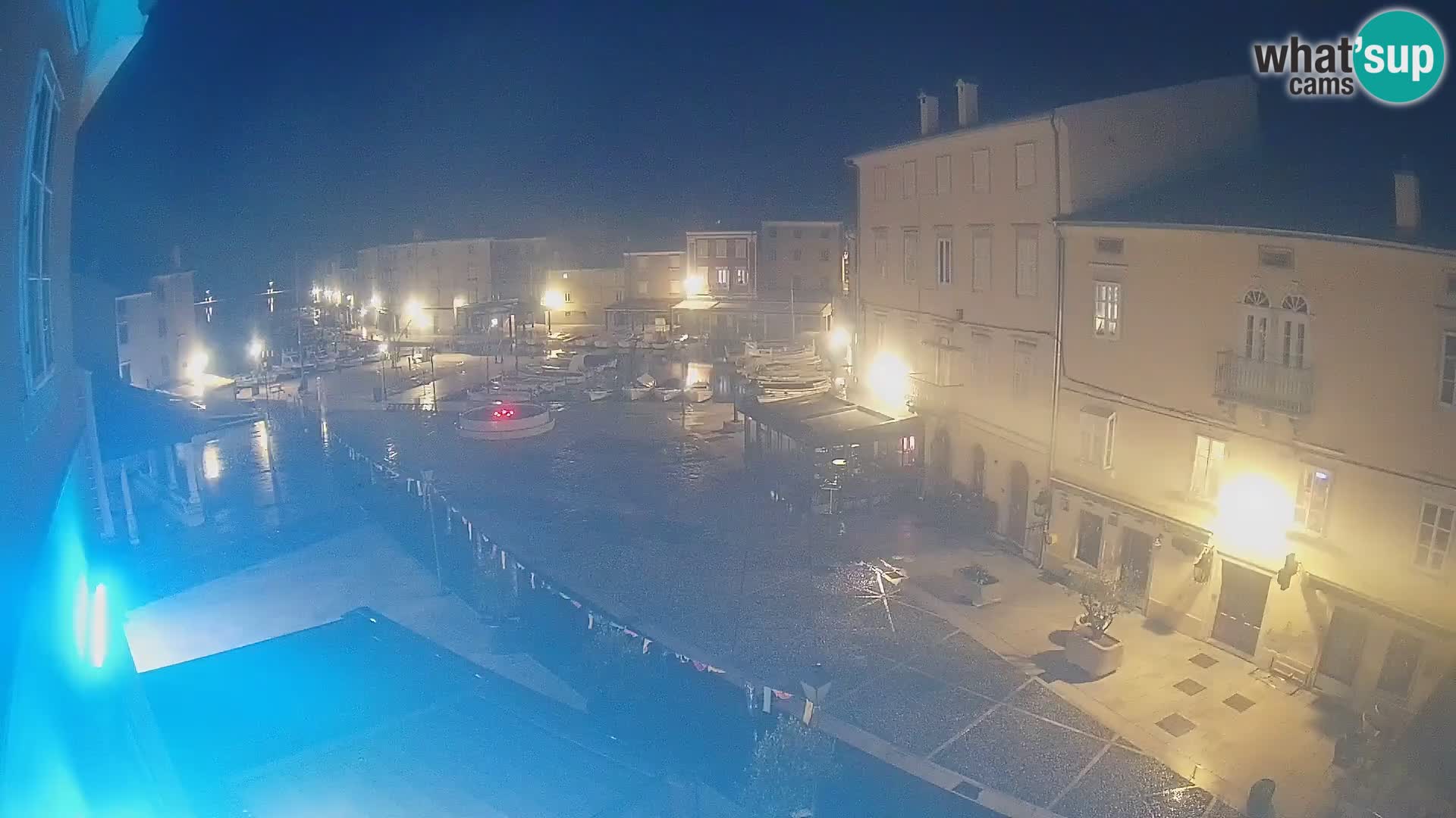 LIVE cam Cres Stadt – Hauptplatz und “mandrač” – Cres Insel – Kroatien