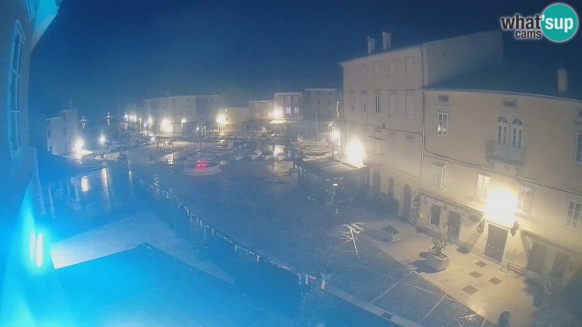 LIVE cam Cres Stadt – Hauptplatz und “mandrač” – Cres Insel – Kroatien
