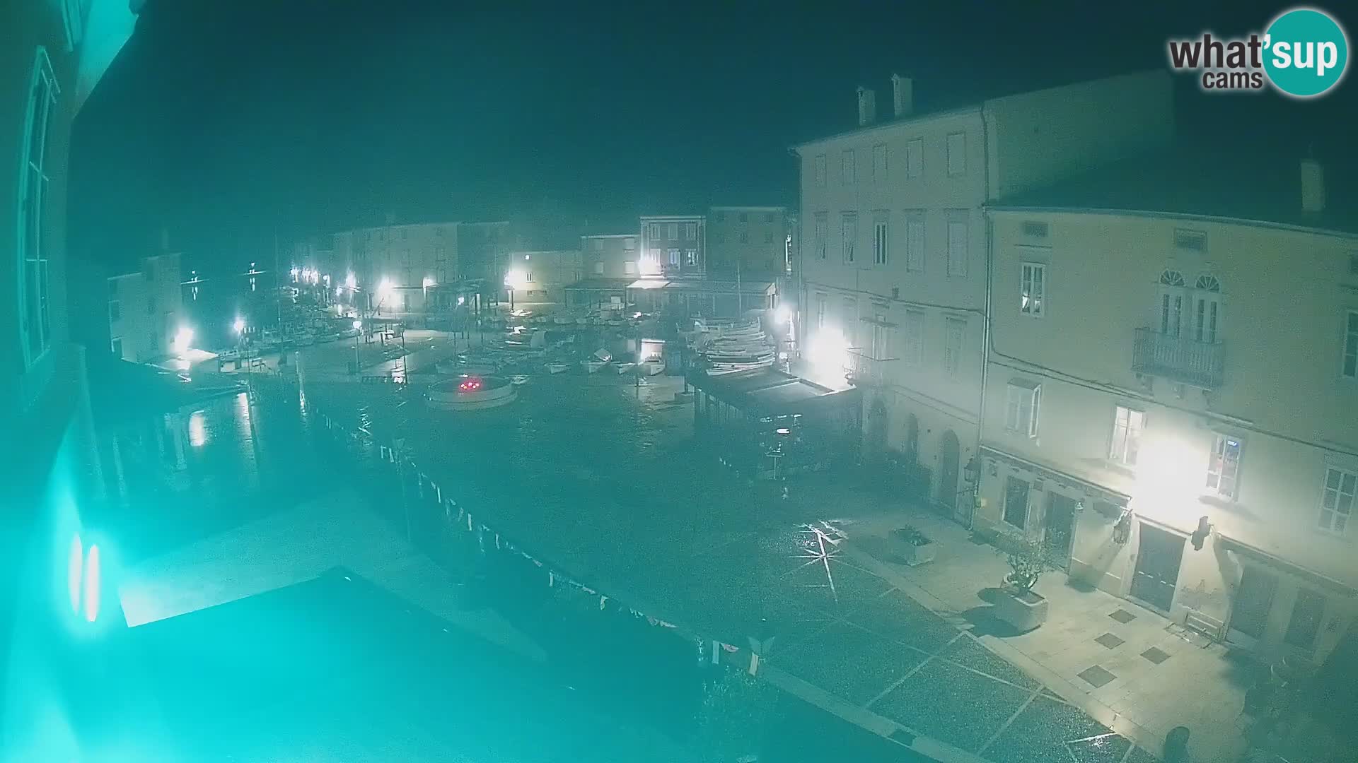 LIVE cam Cres Stadt – Hauptplatz und “mandrač” – Cres Insel – Kroatien
