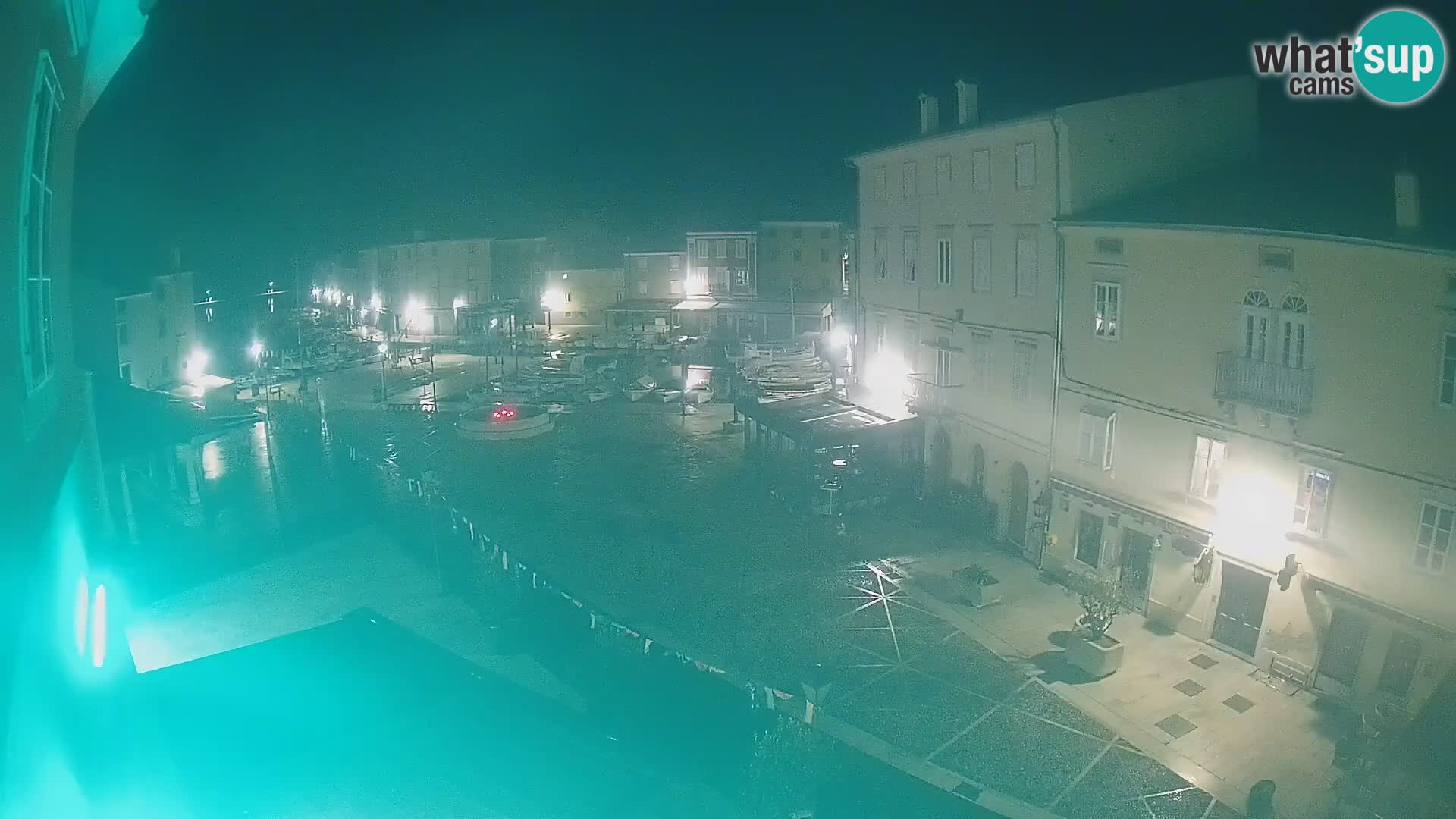 LIVE cam Cres città – piazza principale e “mandrač” – isola di Cherso – Croazia