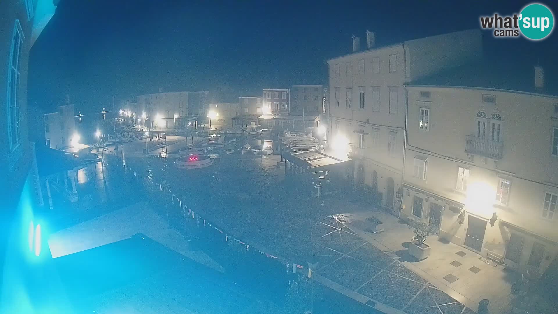 LIVE cam Cres city – place principale et “mandrač” – île de Cres – Croatie