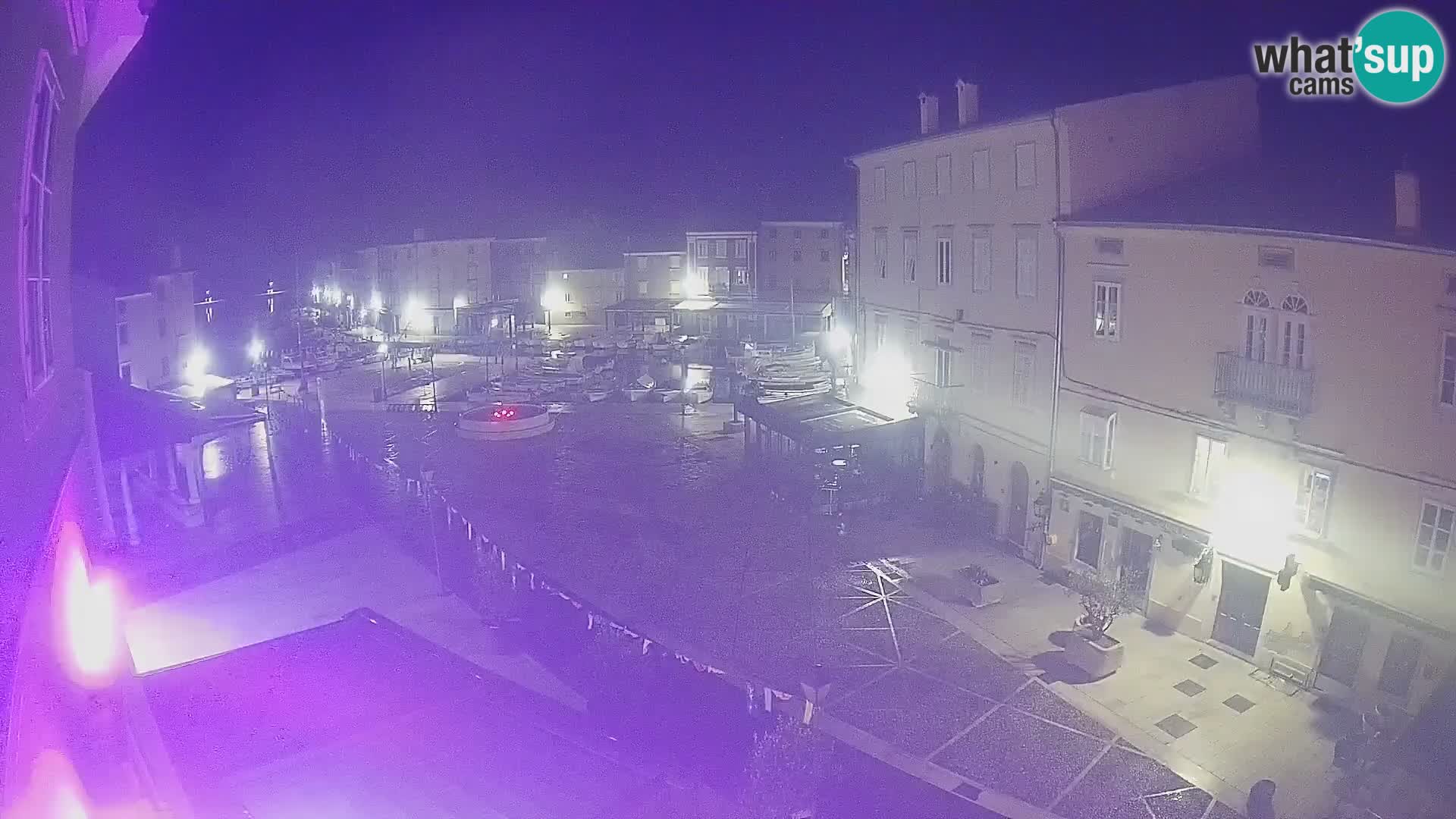 LIVE cam Cres città – piazza principale e “mandrač” – isola di Cherso – Croazia