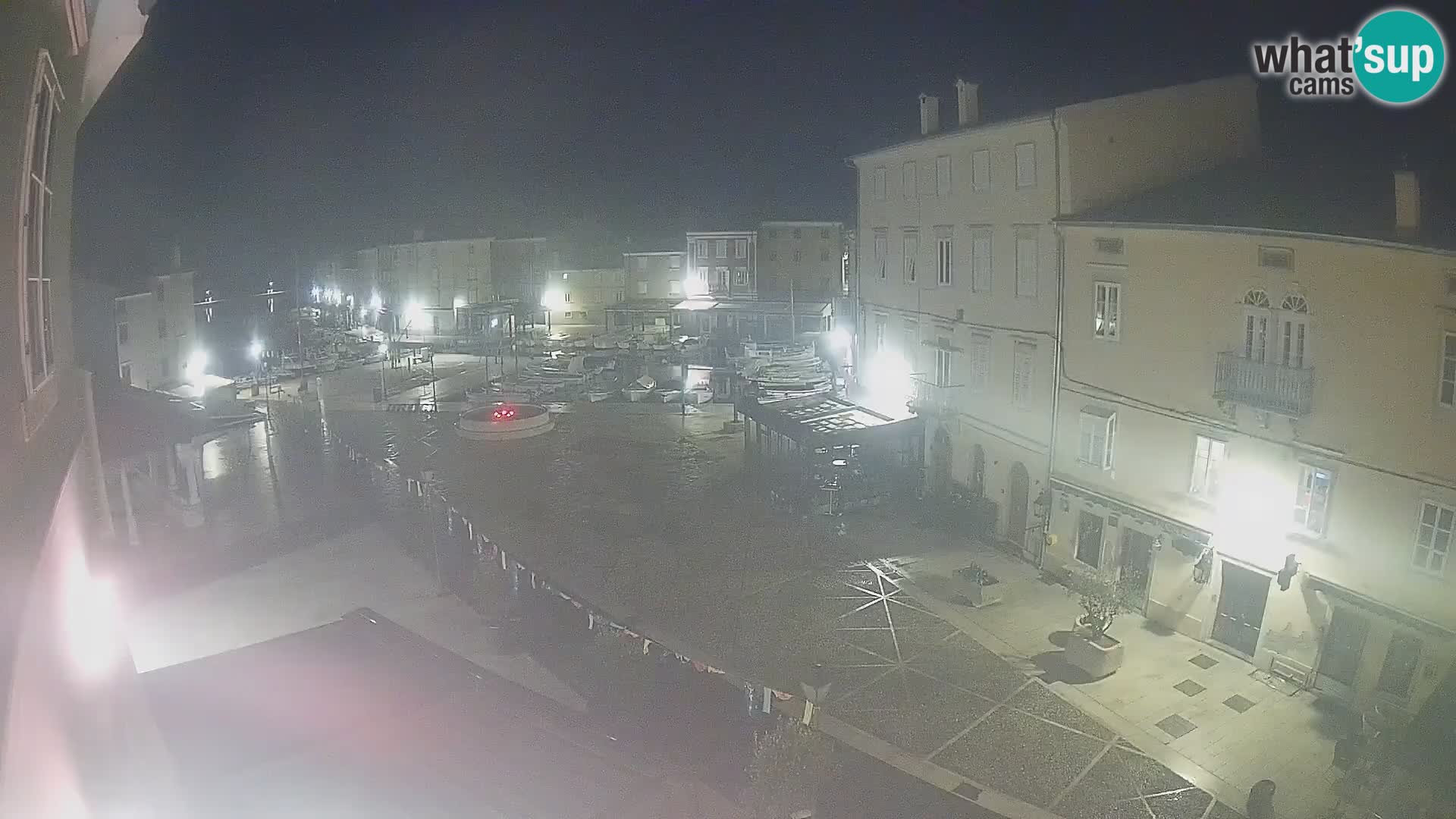LIVE cam Cres city – place principale et “mandrač” – île de Cres – Croatie