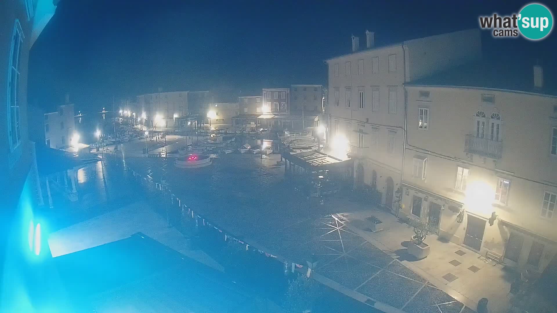 LIVE cam Cres Stadt – Hauptplatz und “mandrač” – Cres Insel – Kroatien