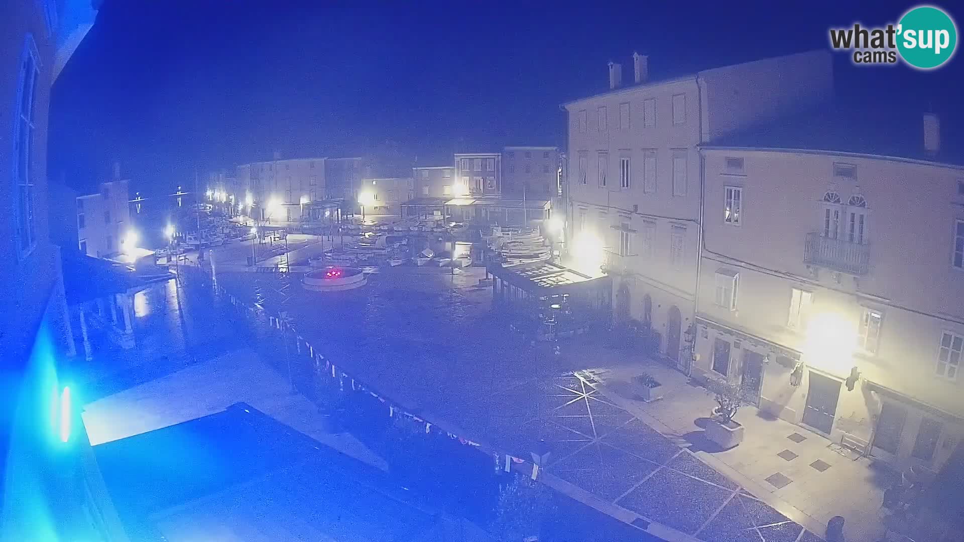 LIVE cam Cres Stadt – Hauptplatz und “mandrač” – Cres Insel – Kroatien