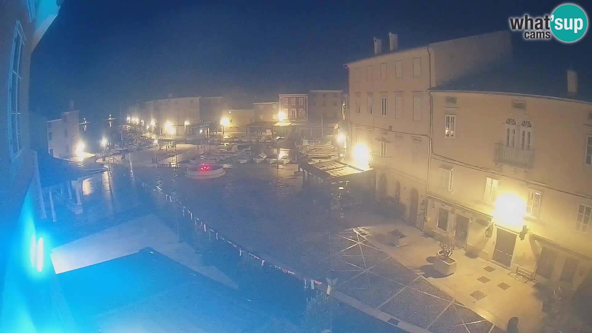 LIVE cam Cres Stadt – Hauptplatz und “mandrač” – Cres Insel – Kroatien