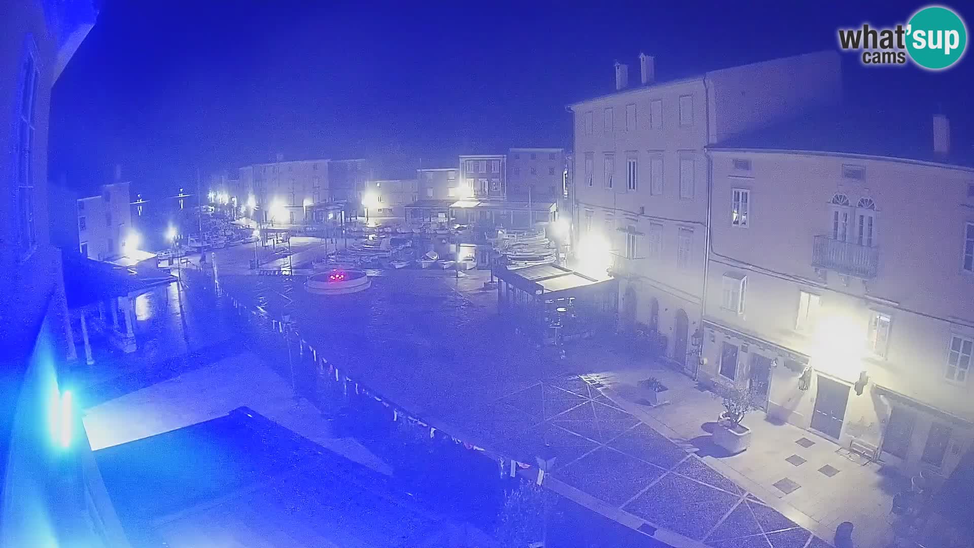LIVE cam Cres città – piazza principale e “mandrač” – isola di Cherso – Croazia