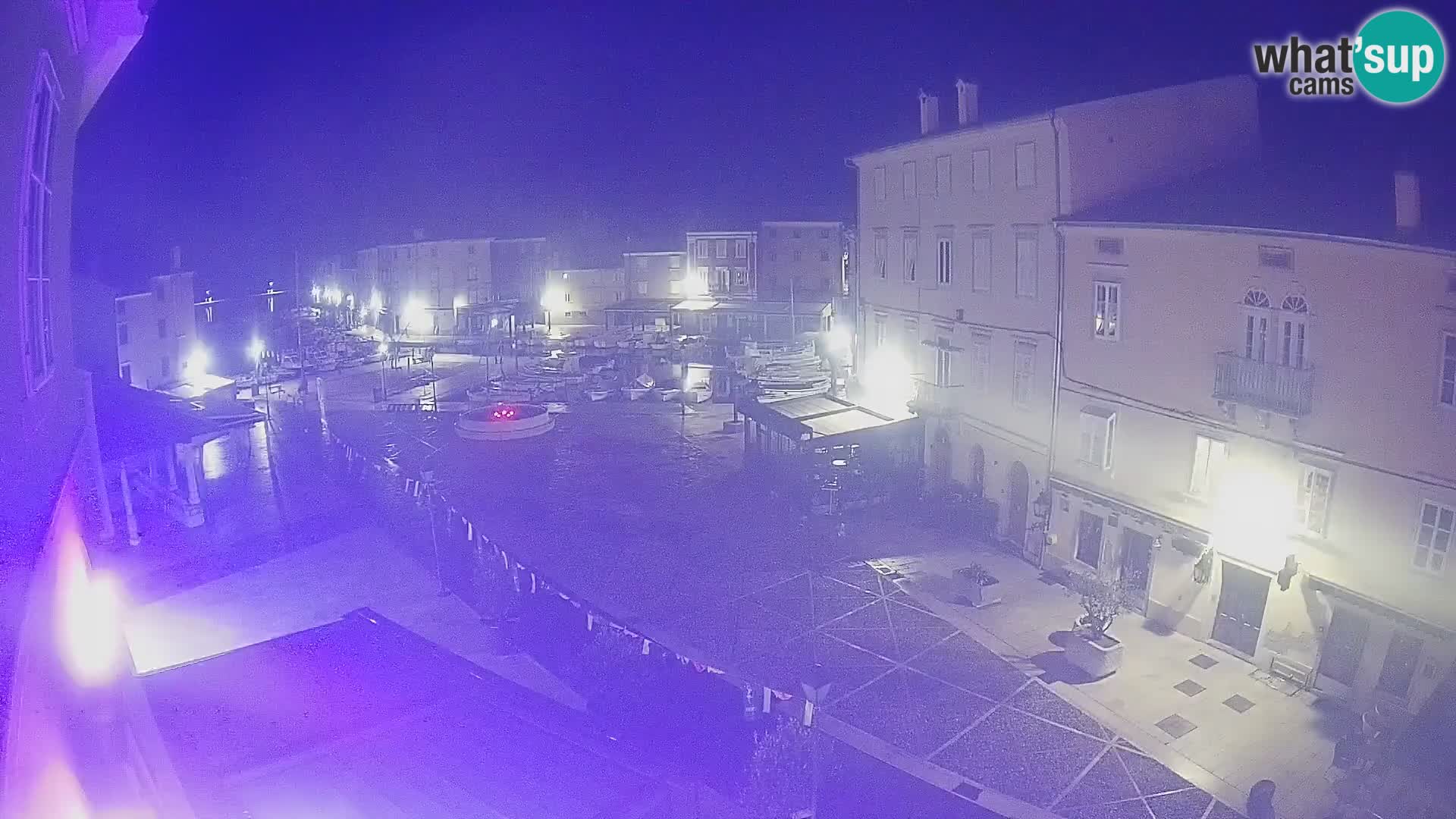 LIVE cam Cres Stadt – Hauptplatz und “mandrač” – Cres Insel – Kroatien