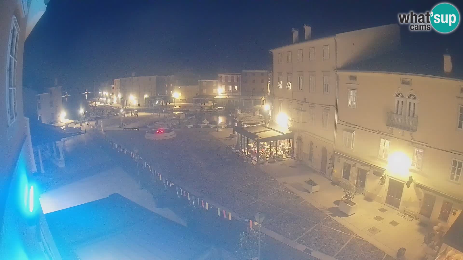 LIVE cam Cres city – place principale et “mandrač” – île de Cres – Croatie