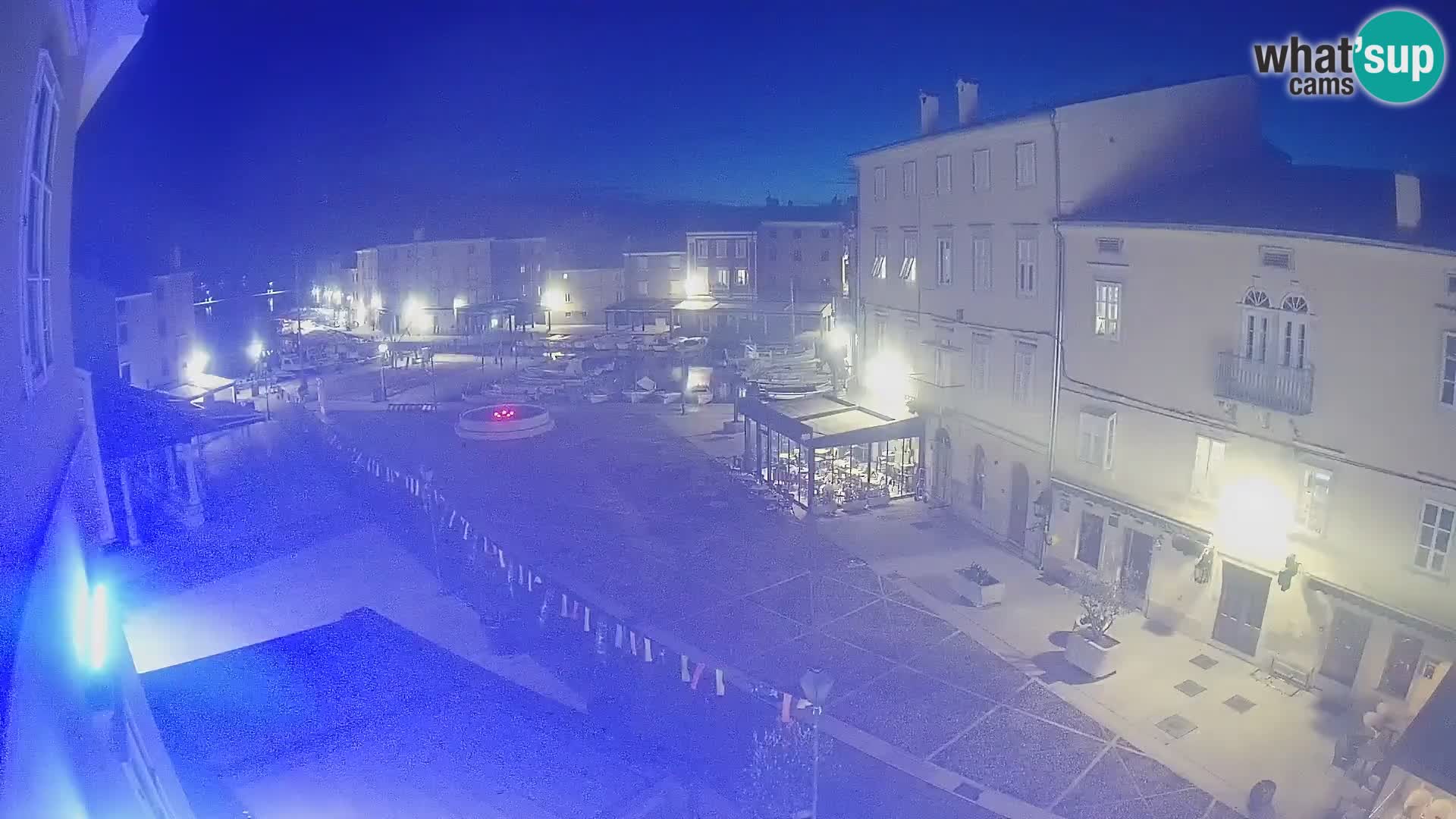 LIVE cam Cres Stadt – Hauptplatz und “mandrač” – Cres Insel – Kroatien